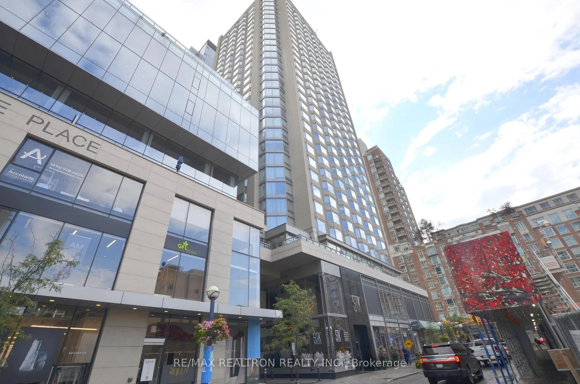 Photo of Unit 713, 155 Yorkville Avenue