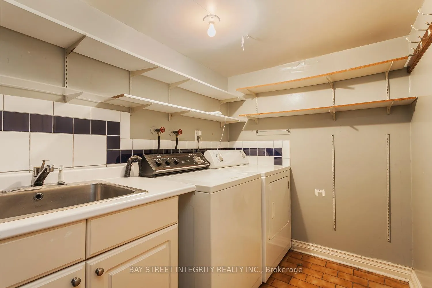 Photo 8 of Unit B, 261 Markham Street, Toronto, Trinity-Bellwoods — HOMEH
