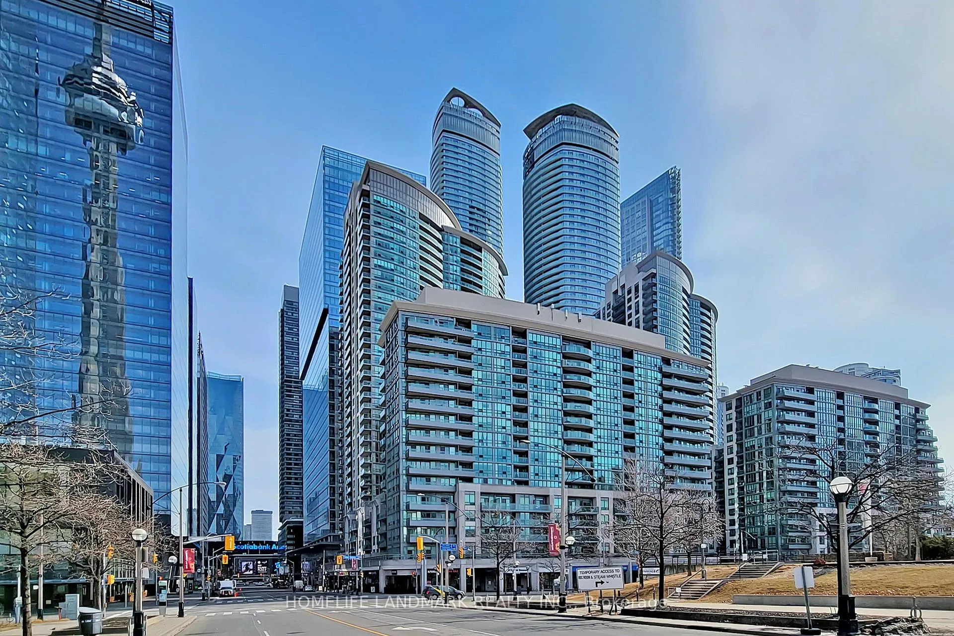 Photo 3 of Unit 901, 30 Grand Trunk Crescent, Toronto, Waterfront Communities — HOMEH