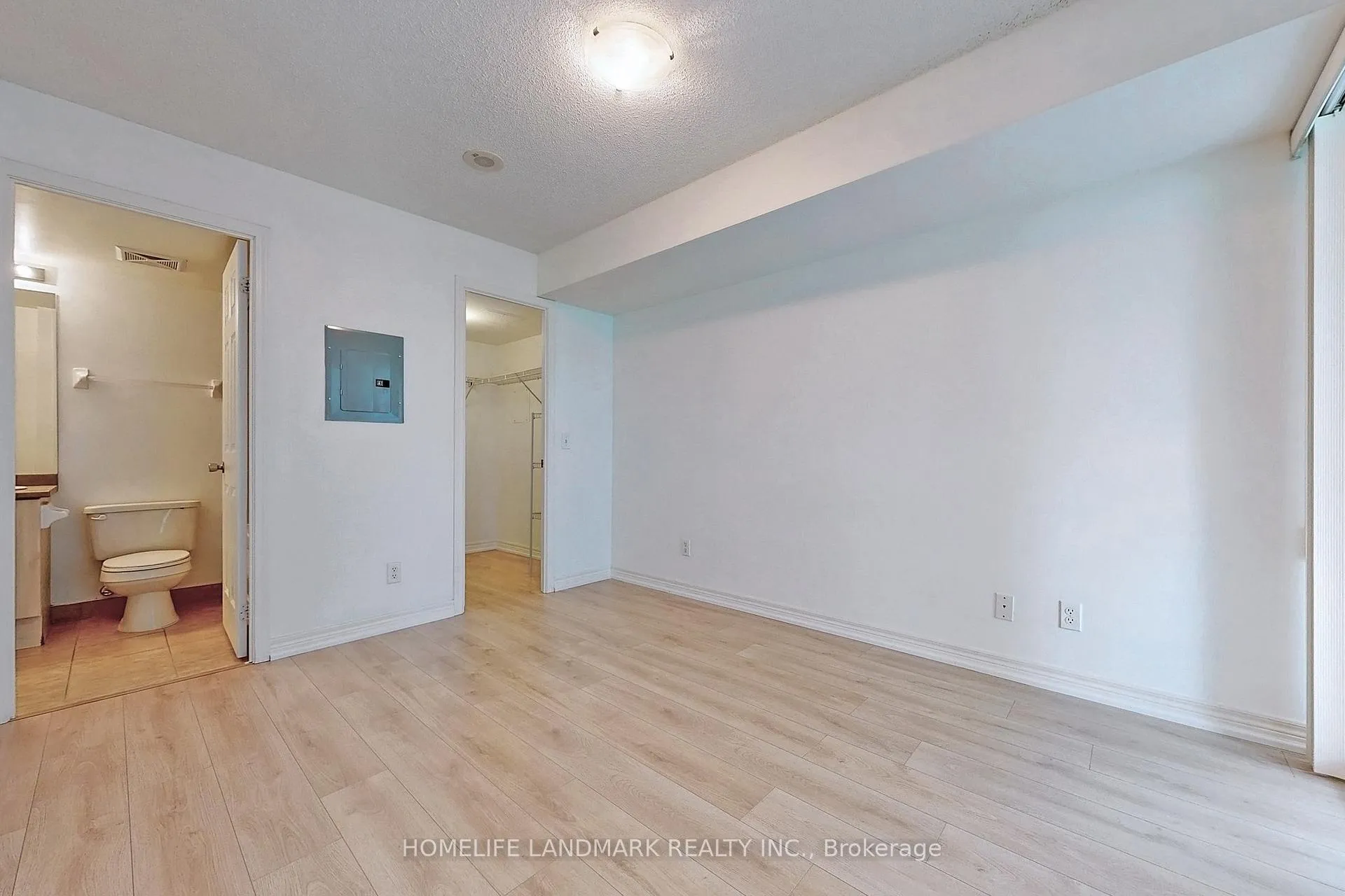 Photo 20 of Unit 901, 30 Grand Trunk Crescent, Toronto, Waterfront Communities — HOMEH