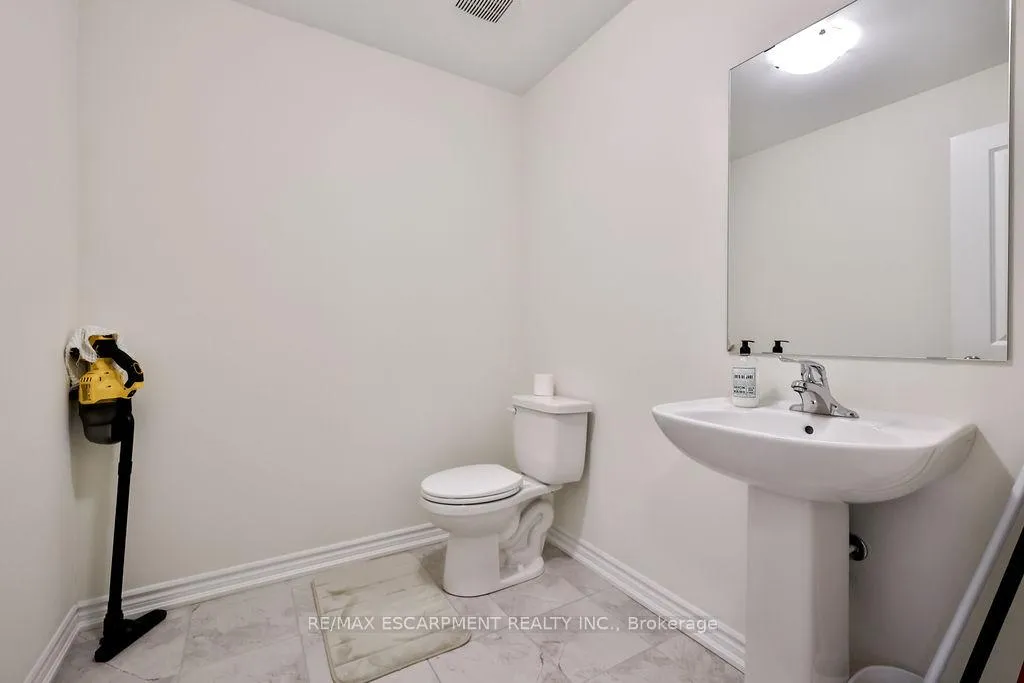 Photo 25 of 52 Bonnington Drive, Brampton, Northwest Brampton — HOMEH