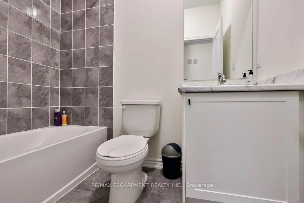 Photo 39 of 52 Bonnington Drive, Brampton, Northwest Brampton — HOMEH