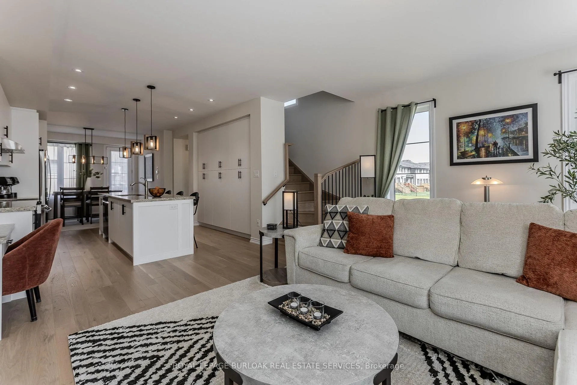 Photo 4 of 1401 Almonte Drive, Burlington, Tyandaga — HOMEH