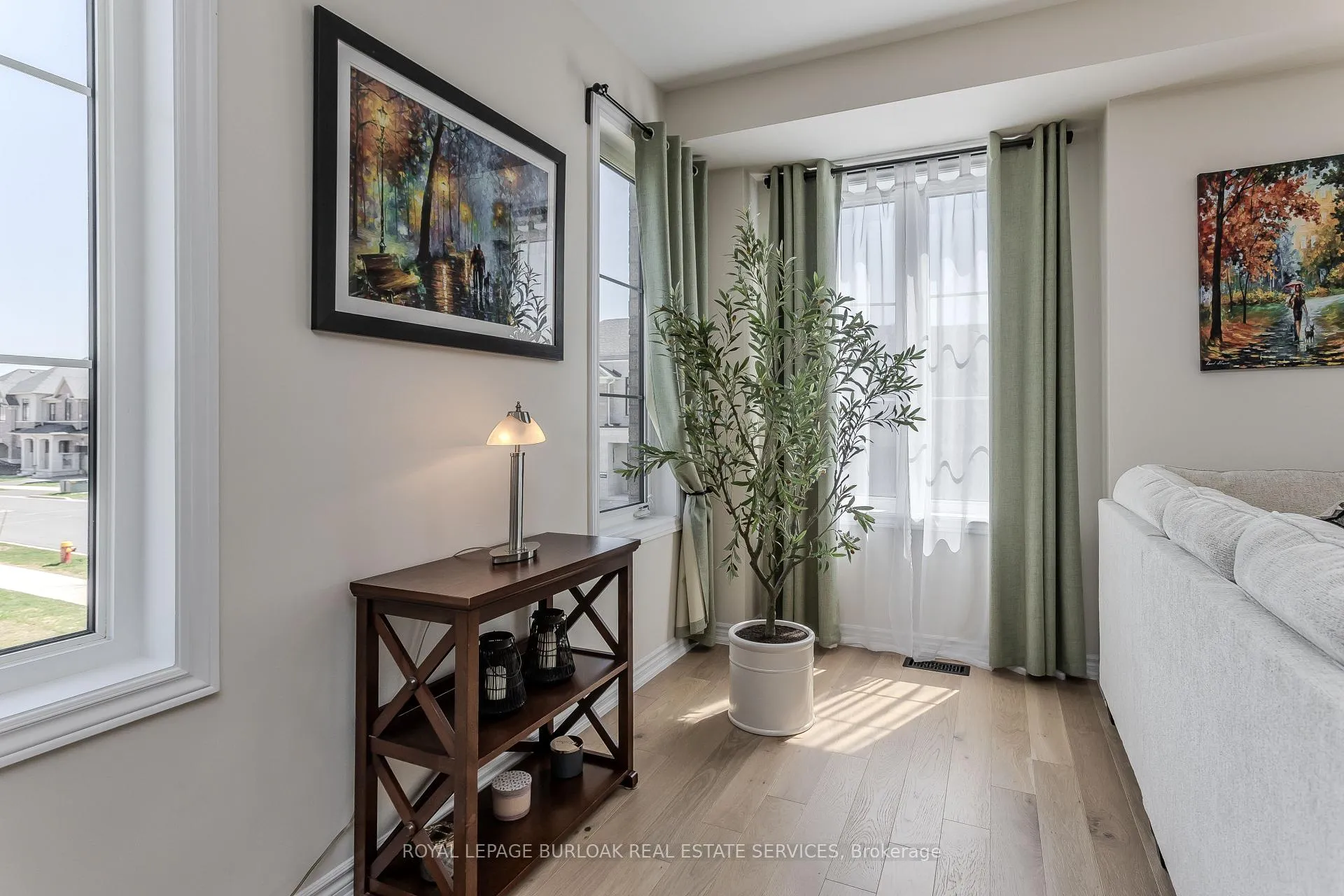 Photo 7 of 1401 Almonte Drive, Burlington, Tyandaga — HOMEH