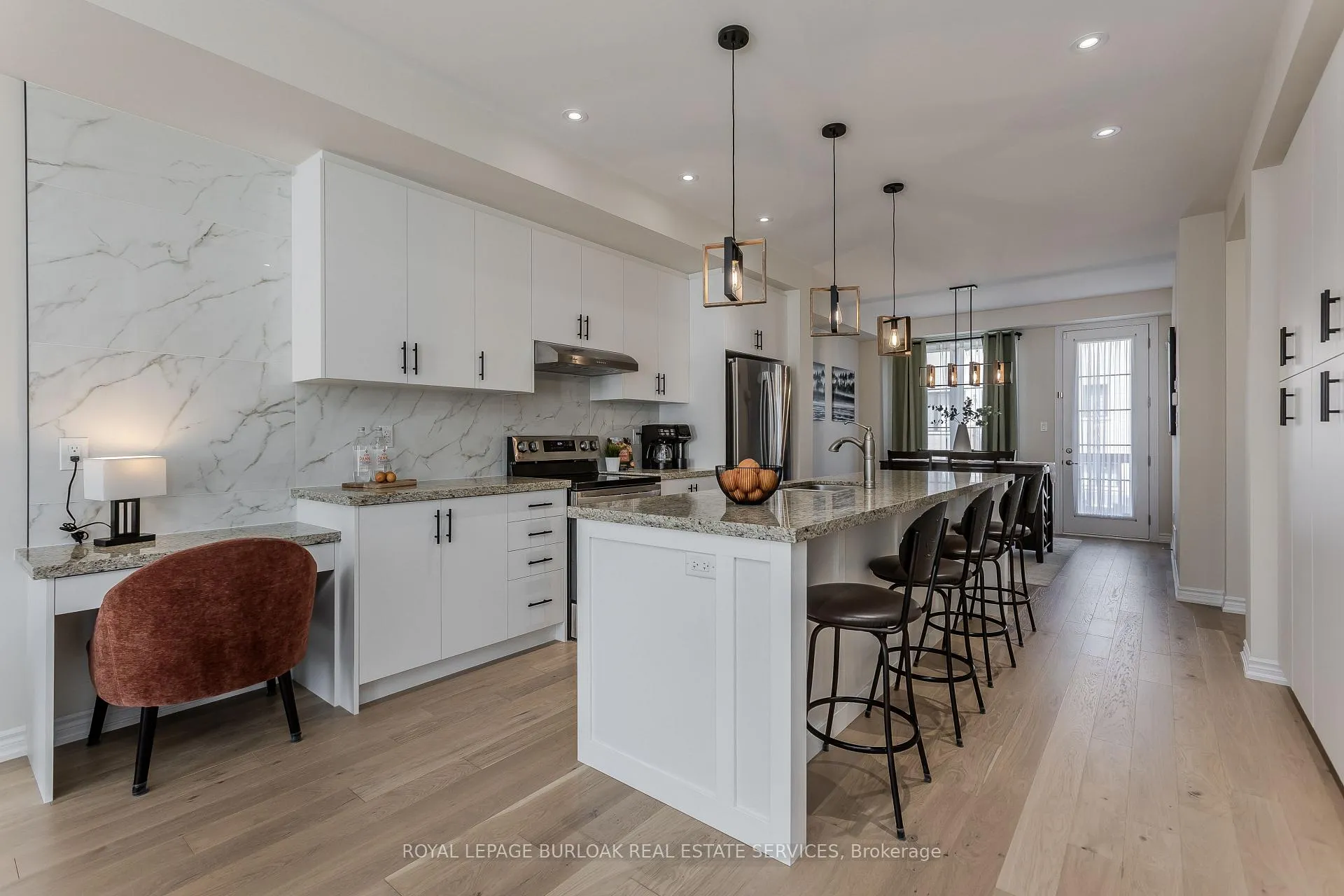 Photo 8 of 1401 Almonte Drive, Burlington, Tyandaga — HOMEH