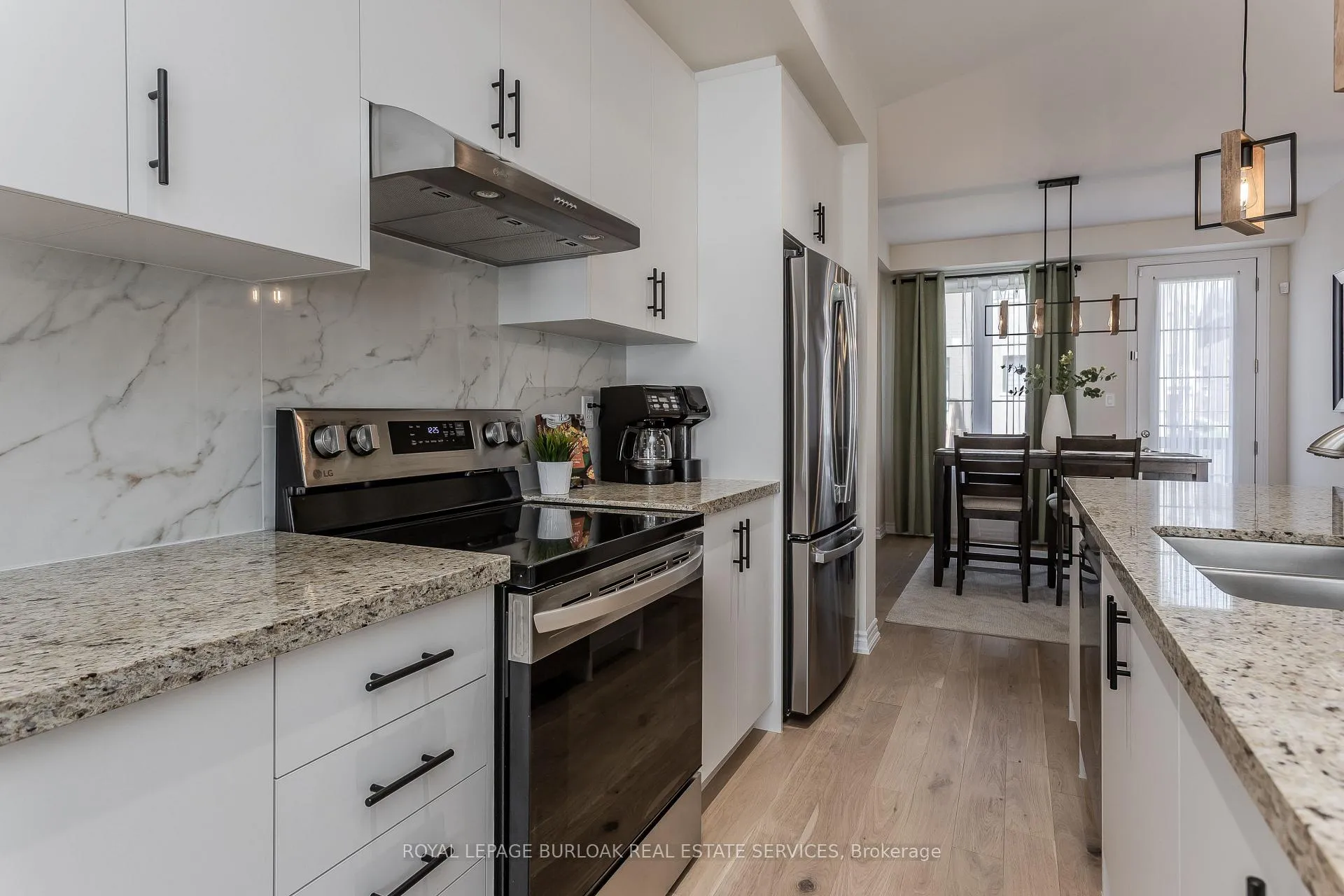 Photo 9 of 1401 Almonte Drive, Burlington, Tyandaga — HOMEH