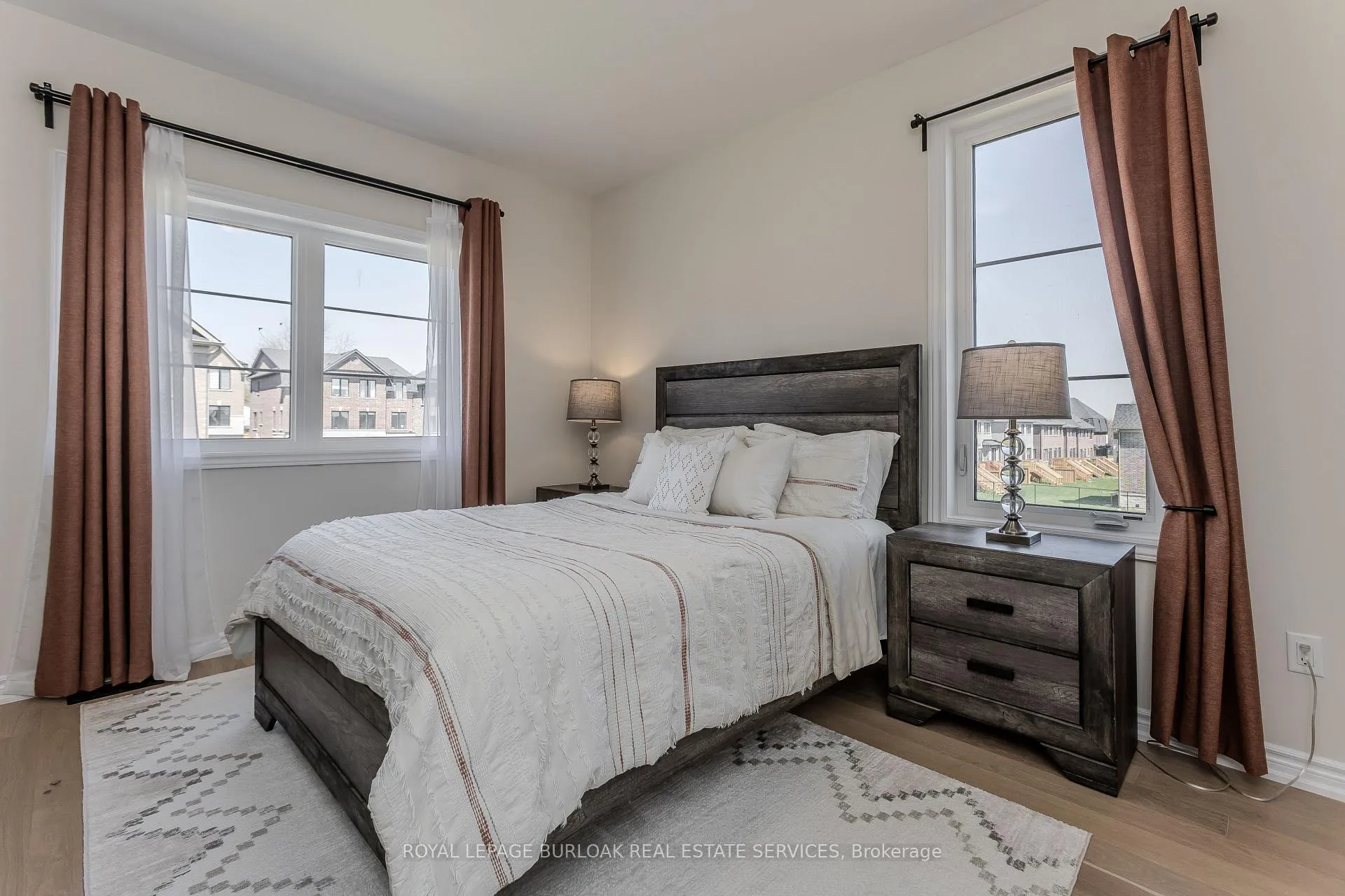Photo 13 of 1401 Almonte Drive, Burlington, Tyandaga — HOMEH