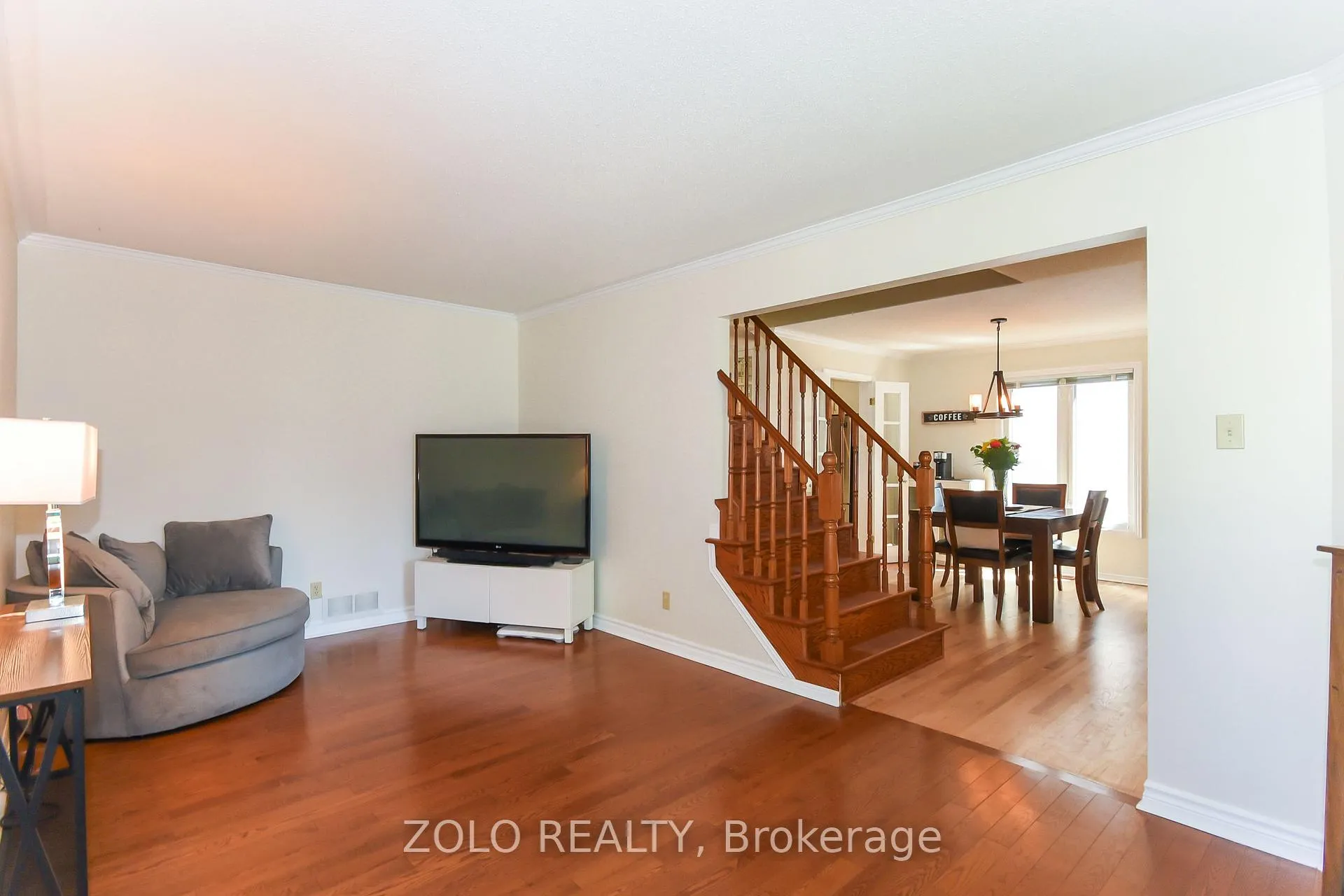 Photo 8 of 617 Pocono Crescent, Ottawa, Fallingbrook/Gardenway South — HOMEH