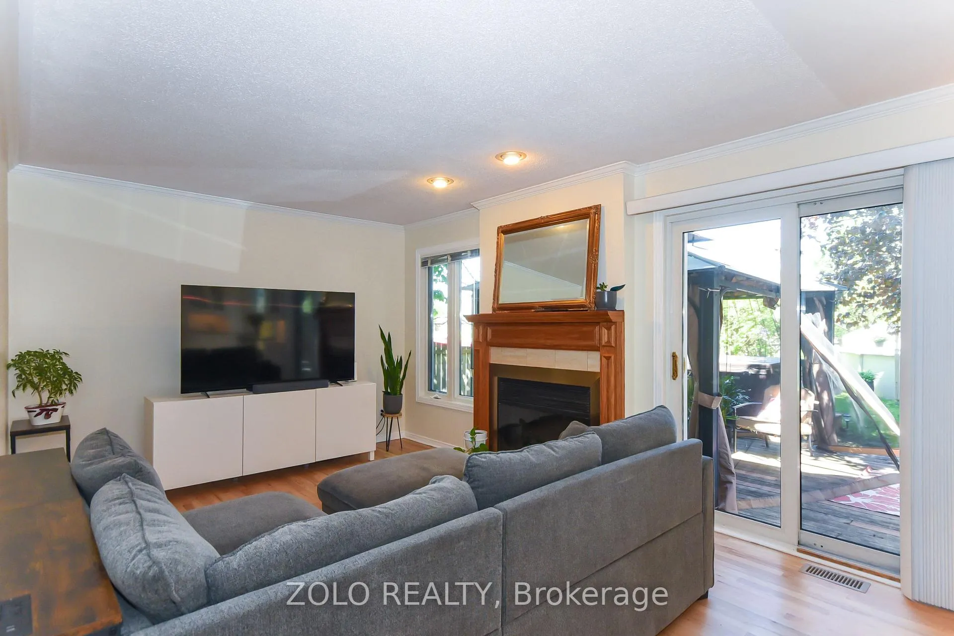 Photo 13 of 617 Pocono Crescent, Ottawa, Fallingbrook/Gardenway South — HOMEH