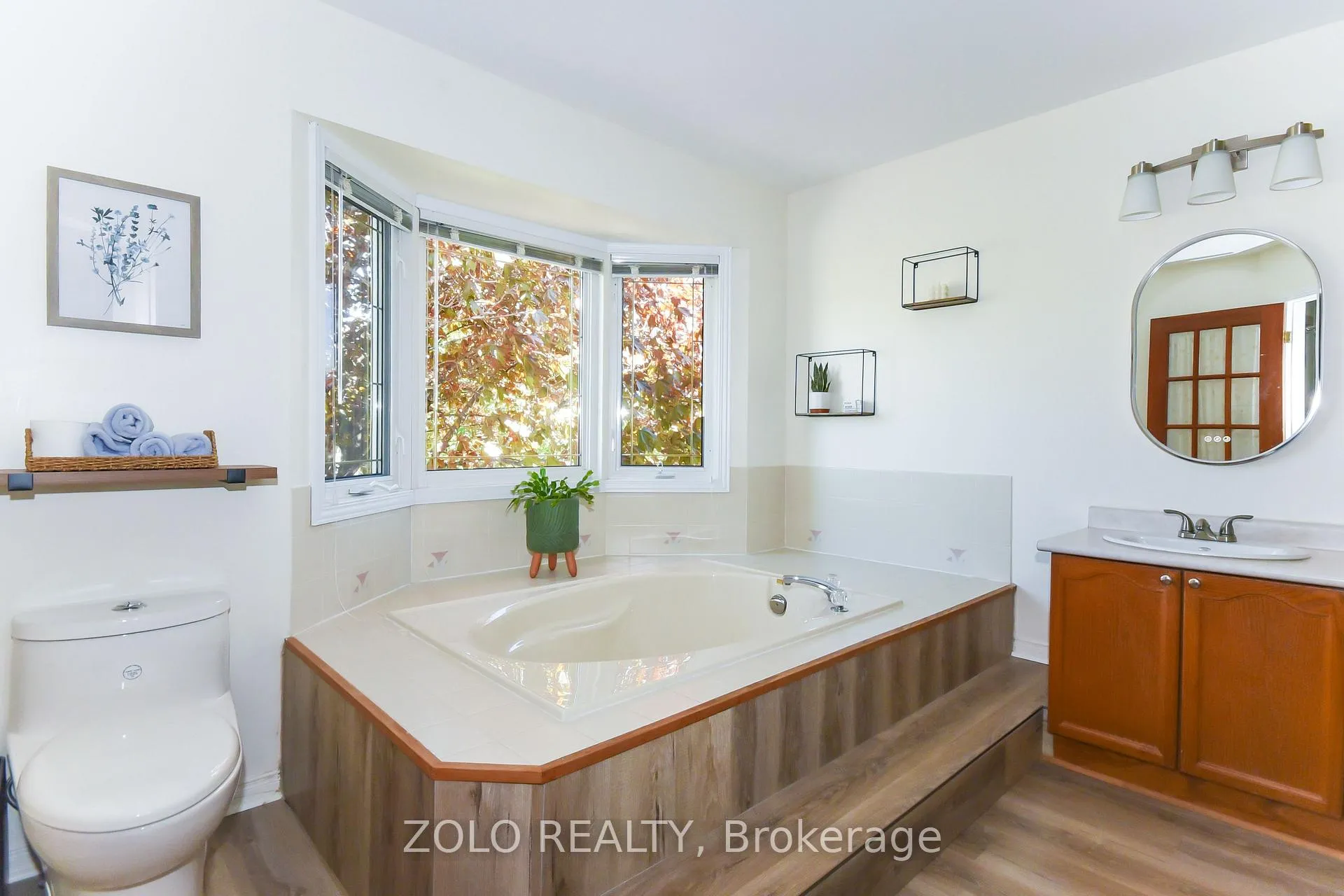 Photo 16 of 617 Pocono Crescent, Ottawa, Fallingbrook/Gardenway South — HOMEH