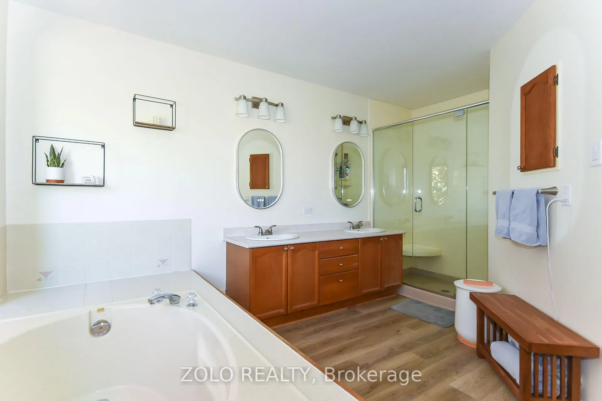Photo 17 of 617 Pocono Crescent, Ottawa, Fallingbrook/Gardenway South — HOMEH
