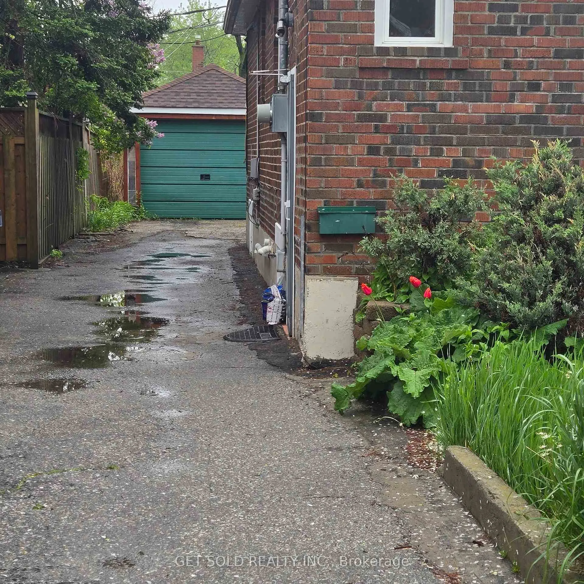 Photo 2 of 54 Sixteenth Street, Etobicoke, New Toronto — HOMEH