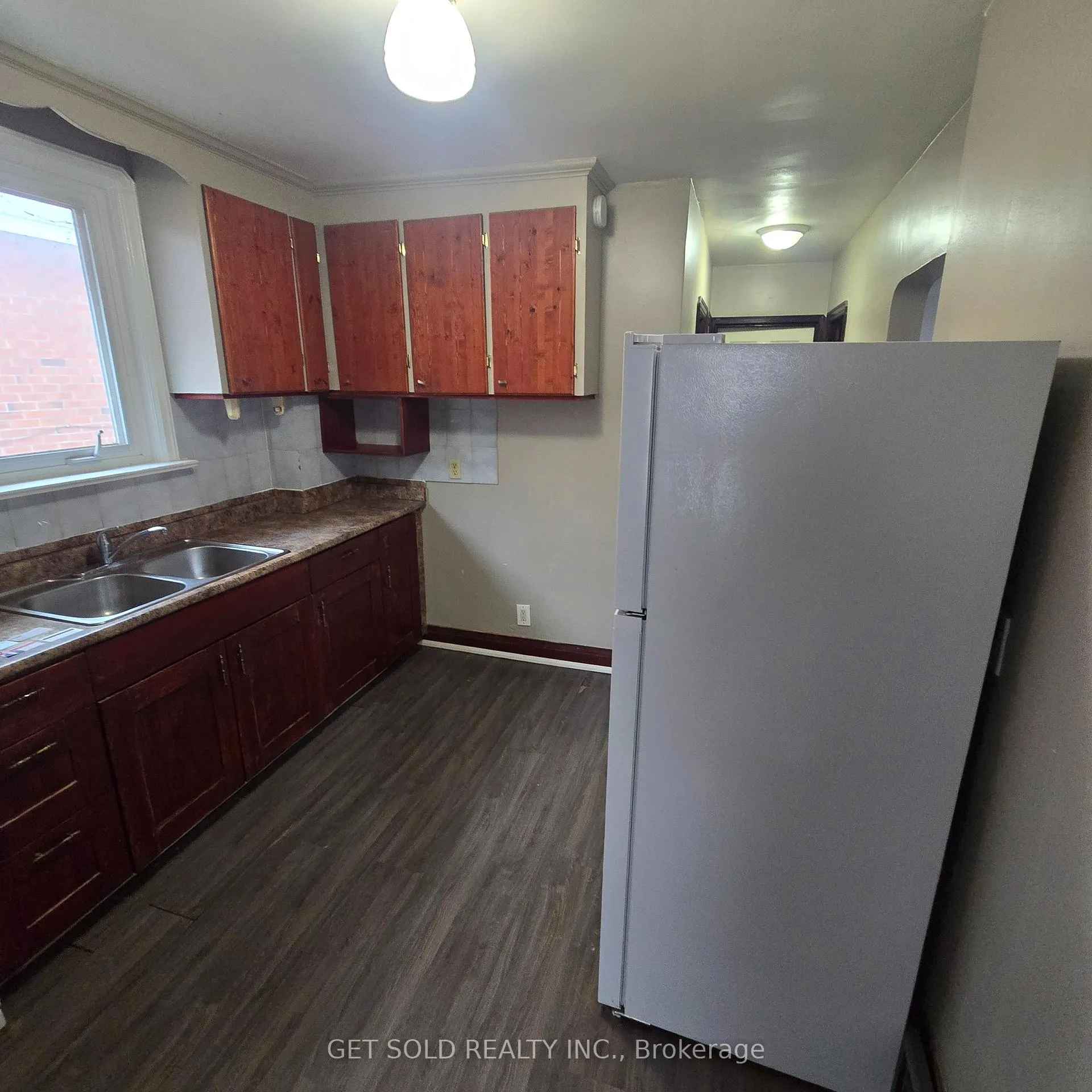 Photo 6 of 54 Sixteenth Street, Etobicoke, New Toronto — HOMEH