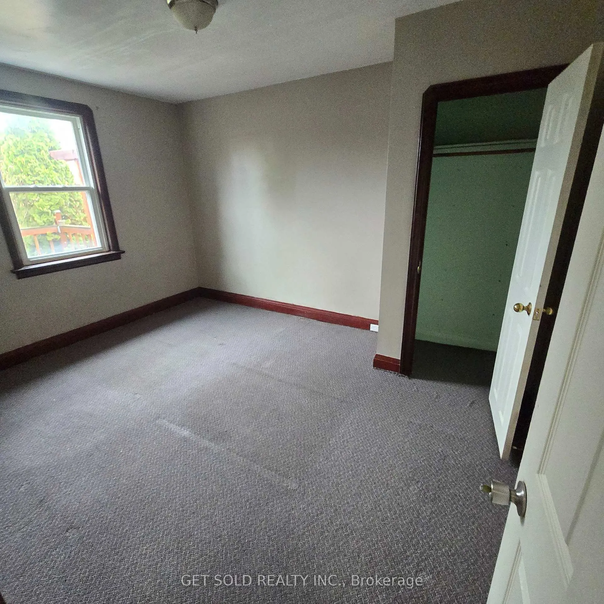 Photo 8 of 54 Sixteenth Street, Etobicoke, New Toronto — HOMEH