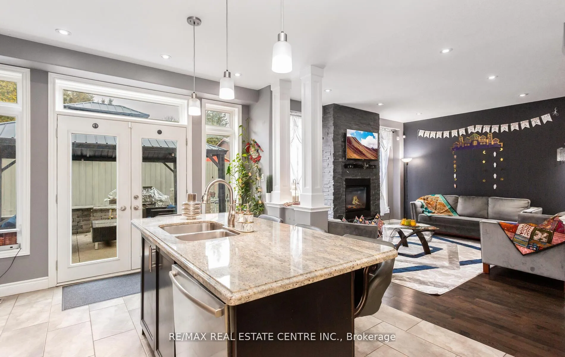 Photo 32 of 31 Rianna Court, Hamilton, Carpenter — HOMEH