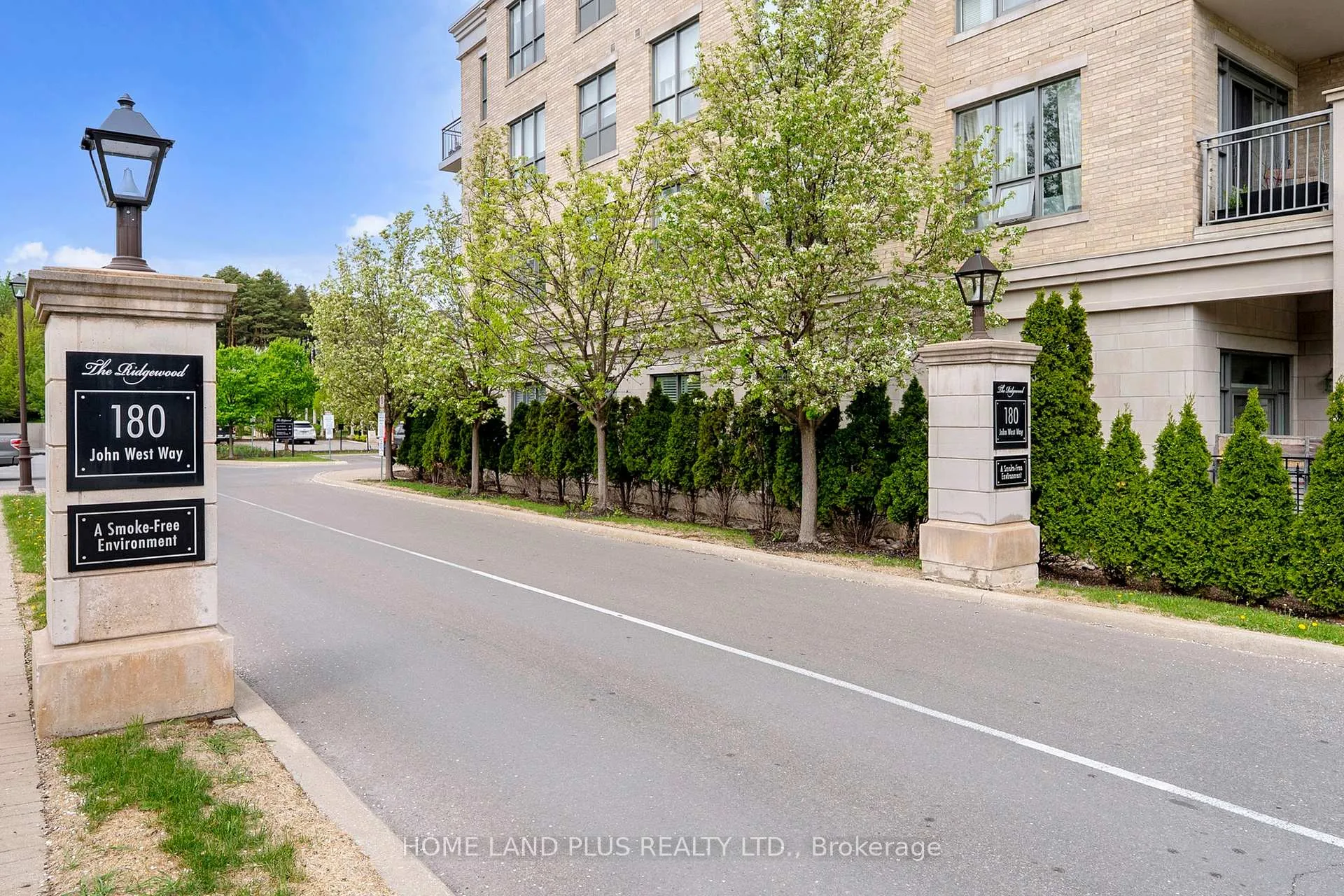Photo 1 of Unit 422, 180 John West Way, Aurora, Bayview Wellington — HOMEH