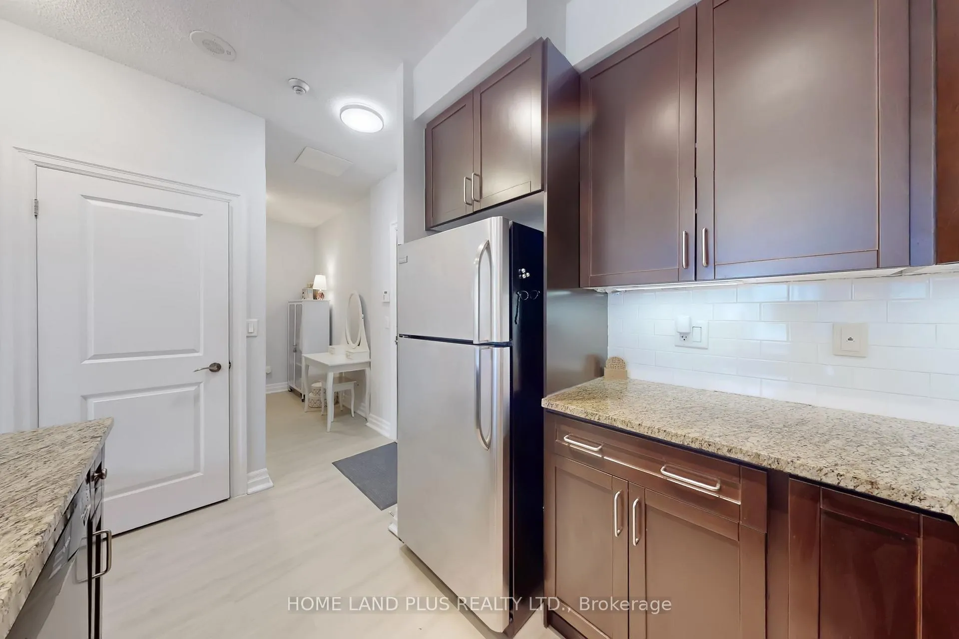 Photo 14 of Unit 422, 180 John West Way, Aurora, Bayview Wellington — HOMEH