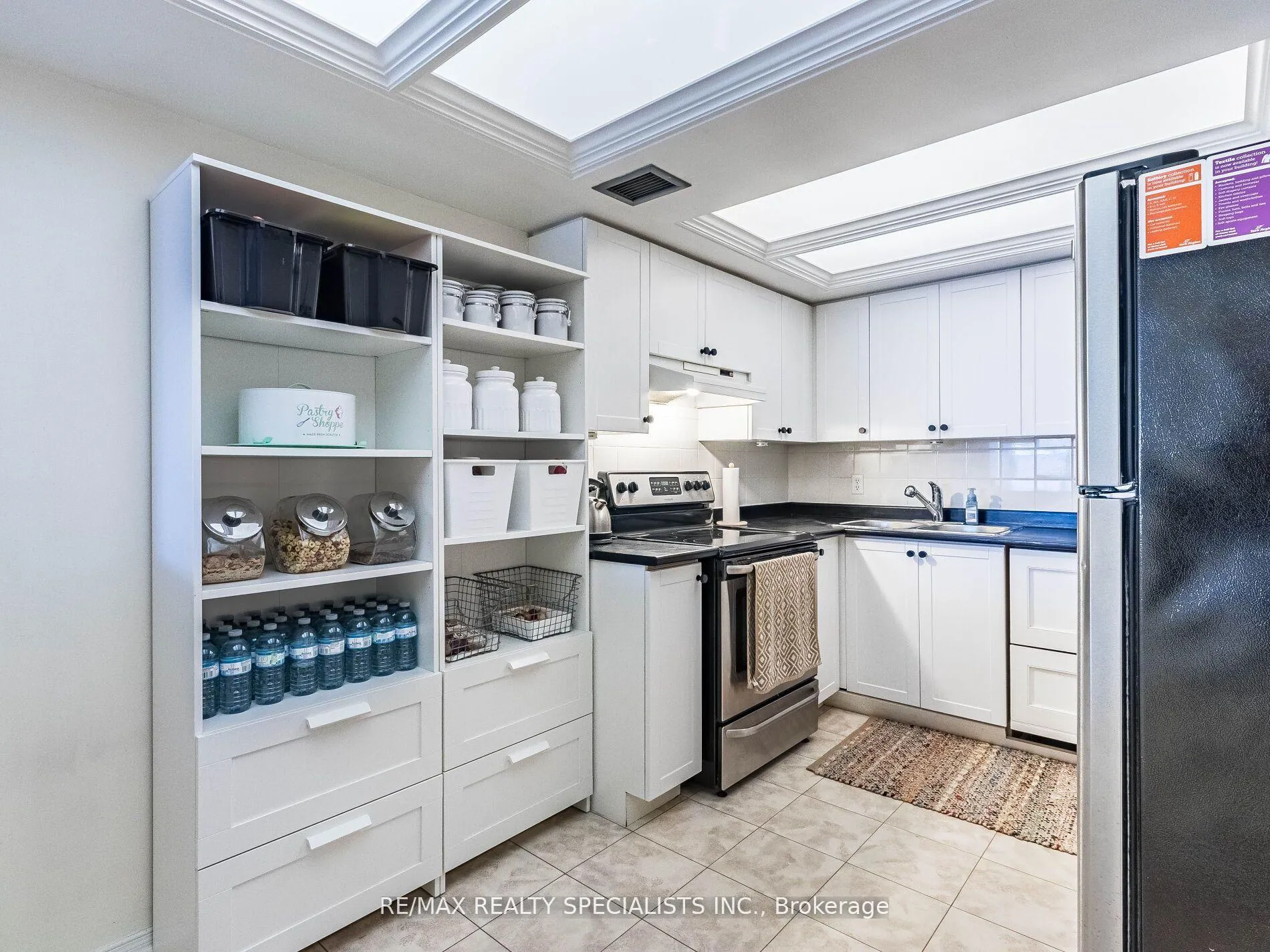 Photo 11 of Unit 306, 21 George Street, Aurora, Aurora Village — HOMEH