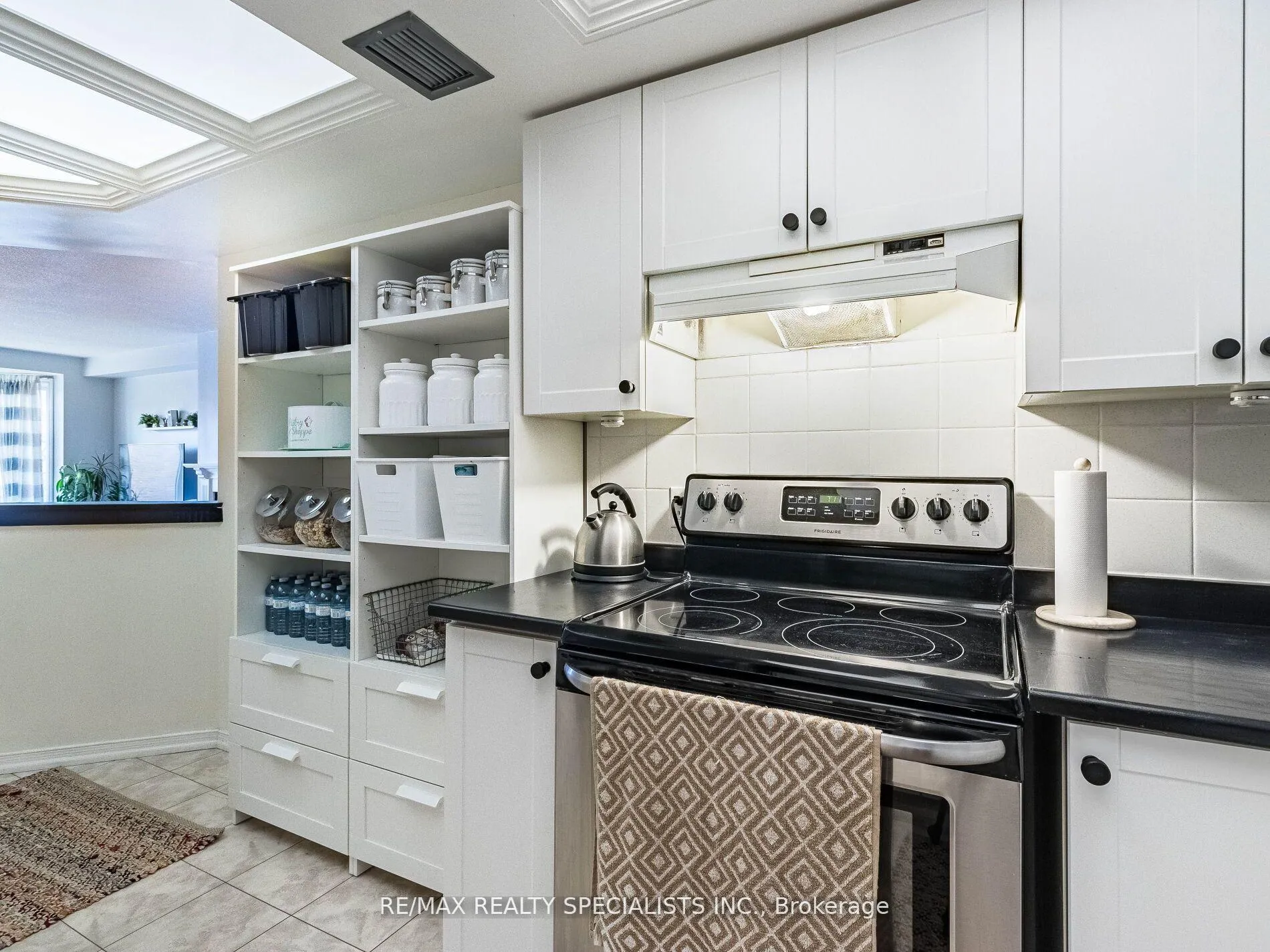 Photo 16 of Unit 306, 21 George Street, Aurora, Aurora Village — HOMEH