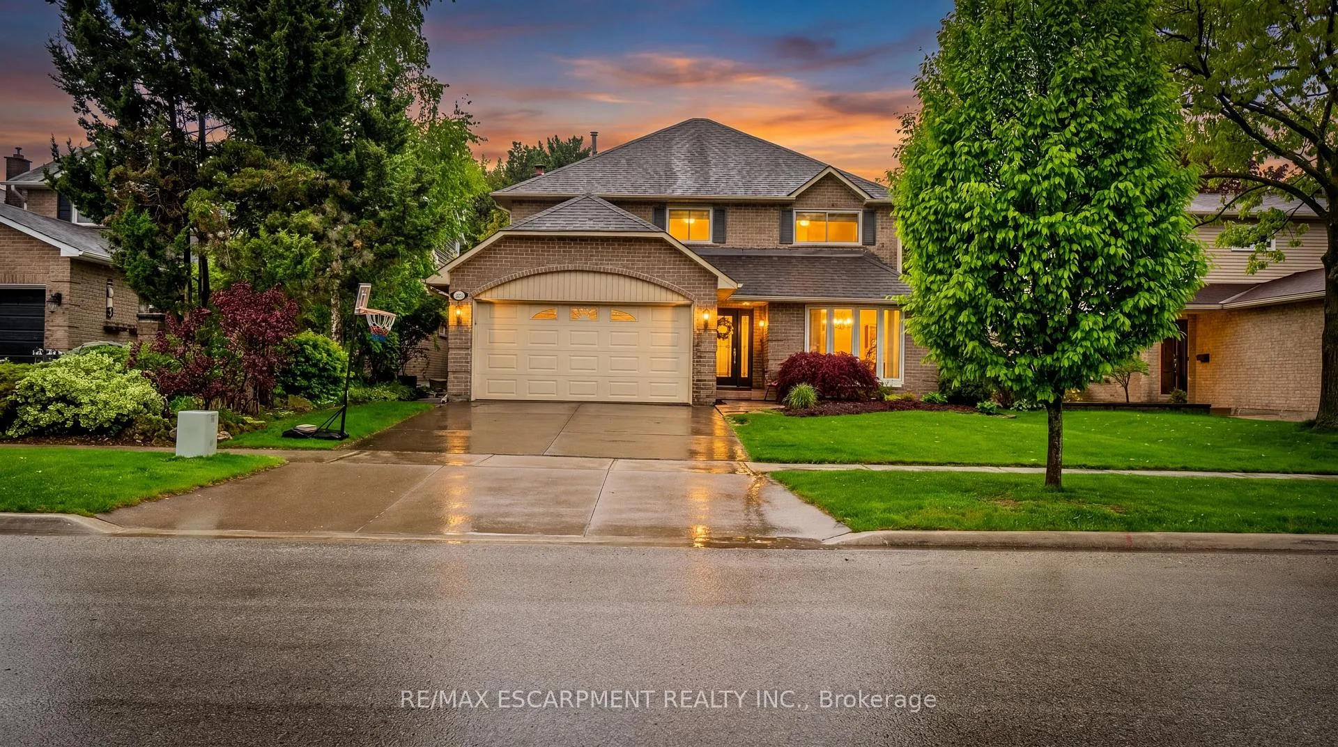Front of 2393 Arnold Crescent