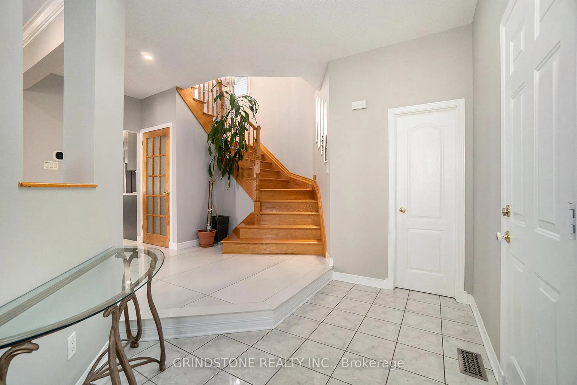 Photo 3 of 95 Evanshen Crescent, Ottawa, Kanata - Kanata Lakes/Heritage Hills — HOMEH