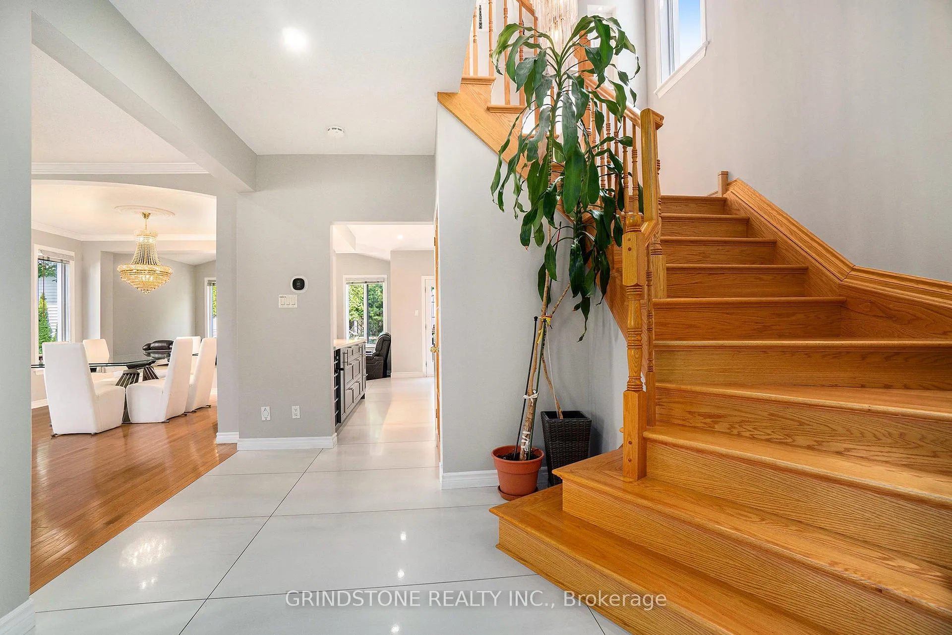 Photo 4 of 95 Evanshen Crescent, Ottawa, Kanata - Kanata Lakes/Heritage Hills — HOMEH