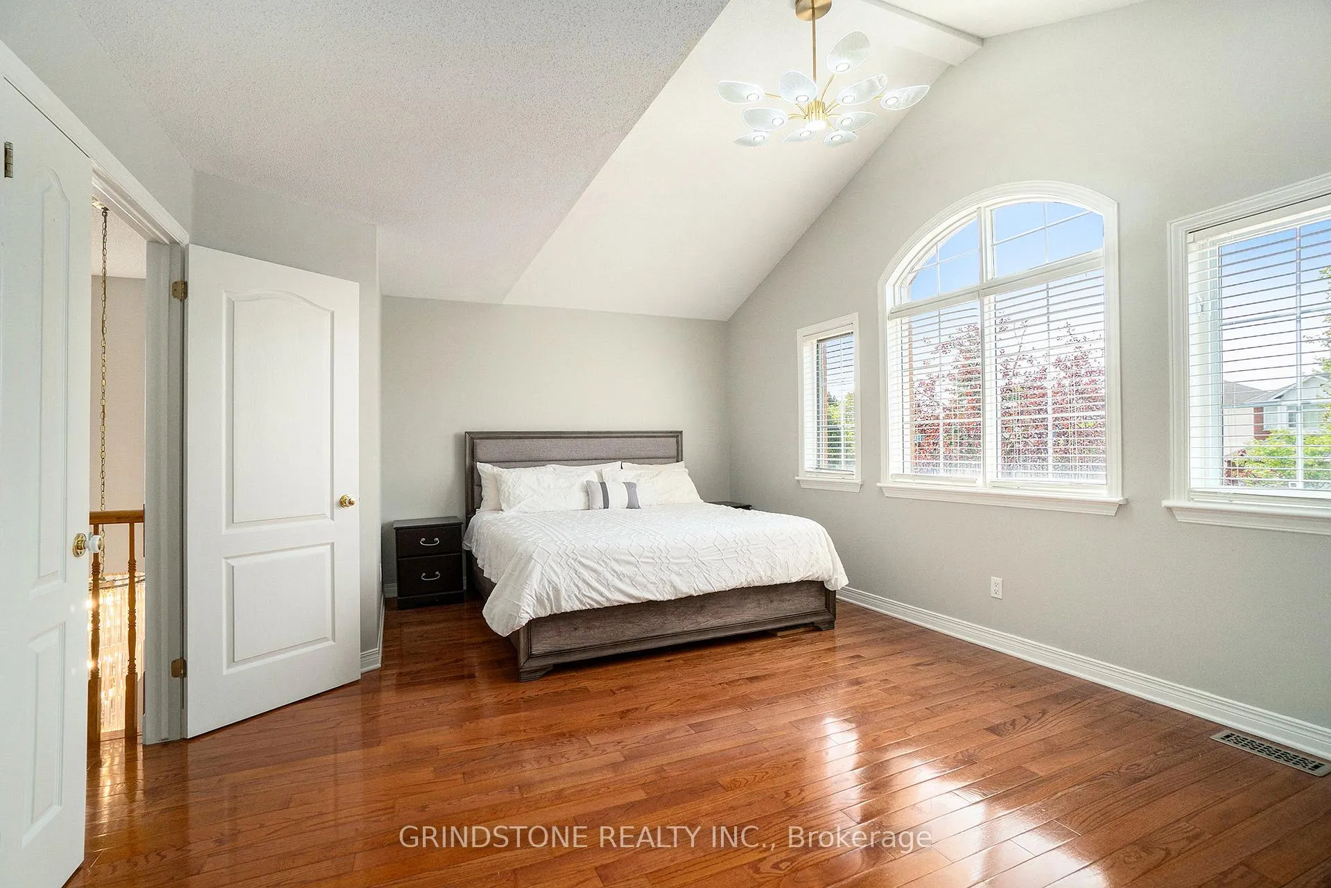 Photo 19 of 95 Evanshen Crescent, Ottawa, Kanata - Kanata Lakes/Heritage Hills — HOMEH