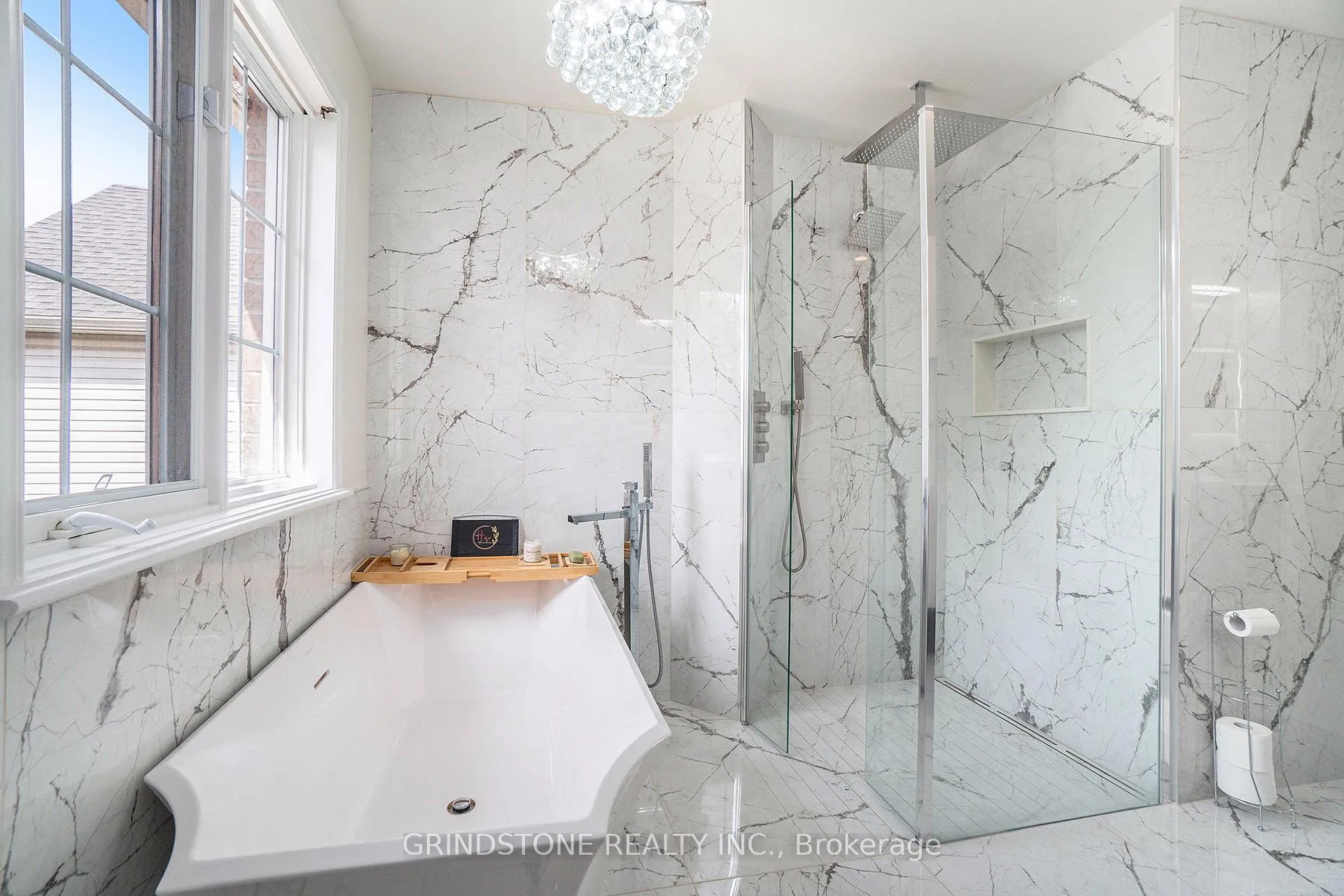 Photo 24 of 95 Evanshen Crescent, Ottawa, Kanata - Kanata Lakes/Heritage Hills — HOMEH