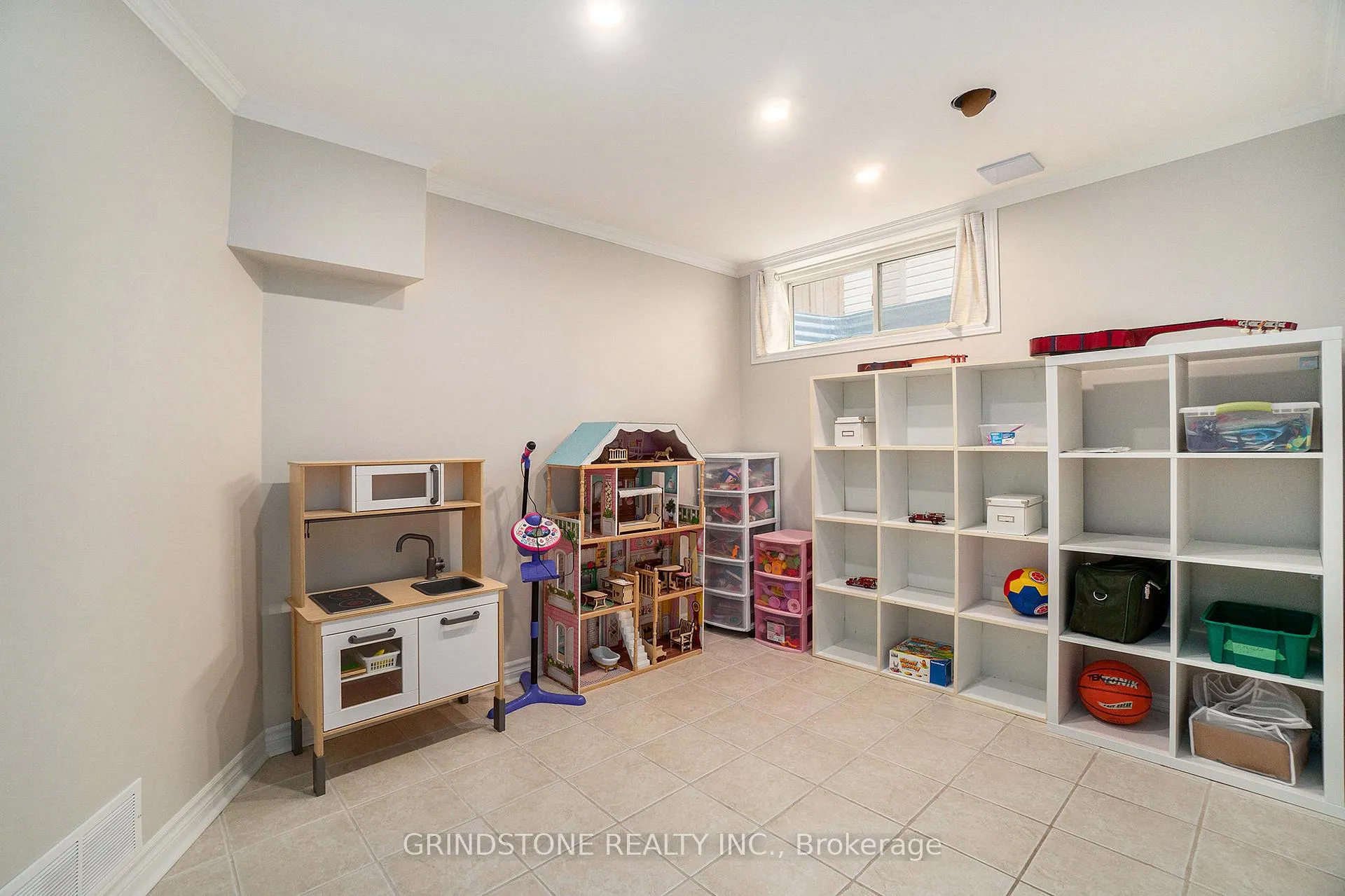 Photo 35 of 95 Evanshen Crescent, Ottawa, Kanata - Kanata Lakes/Heritage Hills — HOMEH