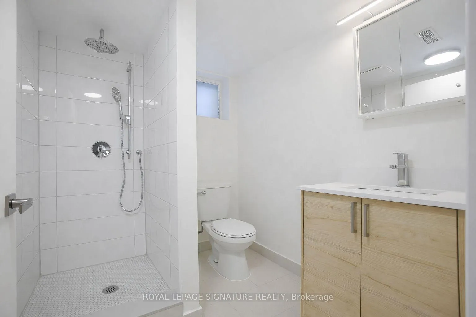 Photo 17 of Unit B, 5 Twentieth Street, Etobicoke, New Toronto — HOMEH