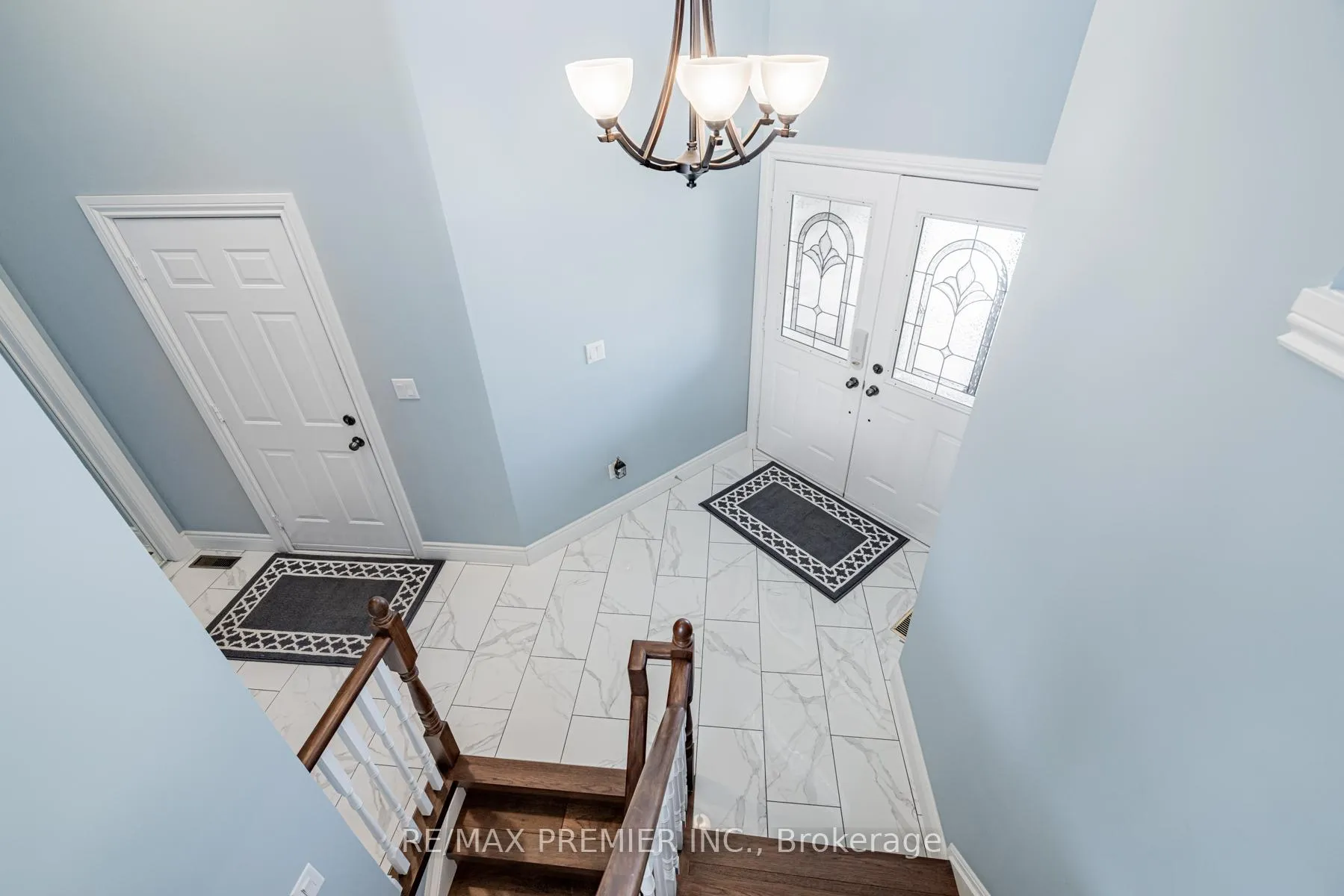 Photo 5 of 20 Cranberry Heights, Wasaga Beach — HOMEH