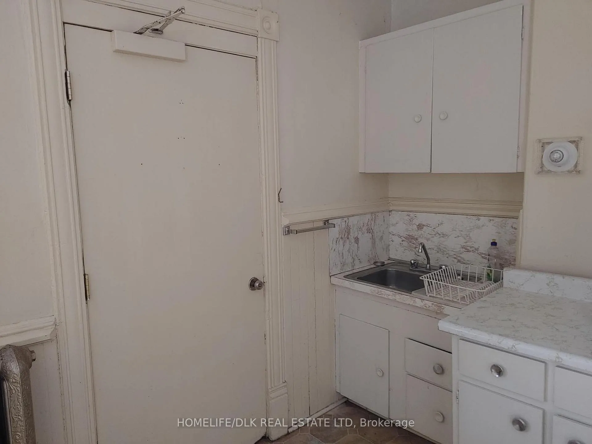 Photo 5 of Unit 2, 33 King Street W, Brockville — HOMEH