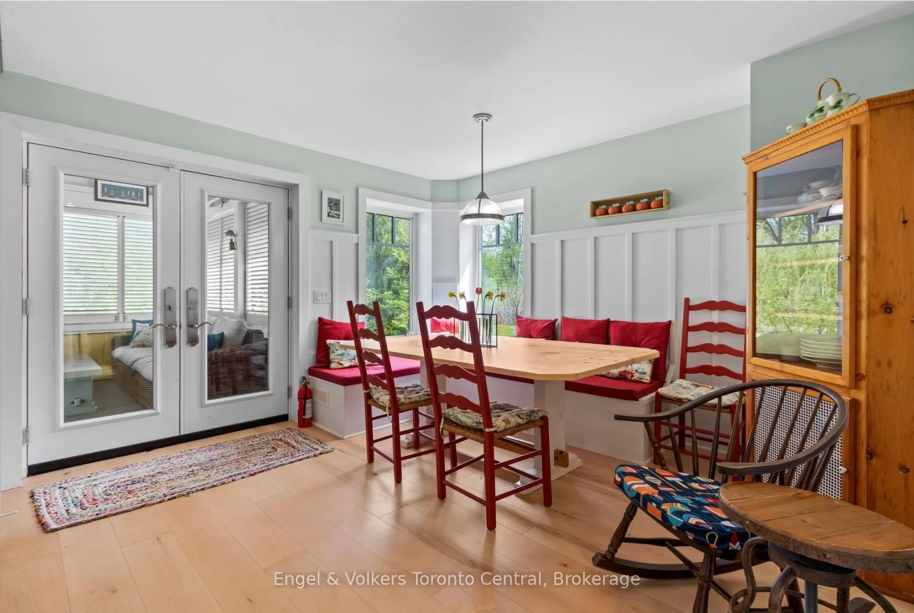 Photo 8 of 154 Blue Mountain Drive, Blue Mountains — HOMEH