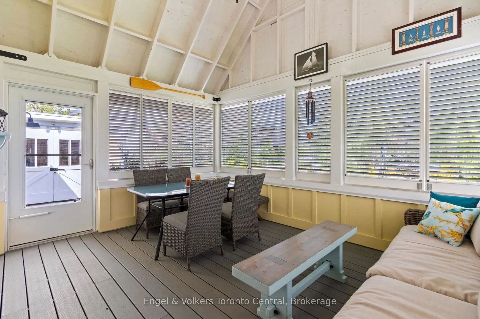 Photo 9 of 154 Blue Mountain Drive, Blue Mountains — HOMEH