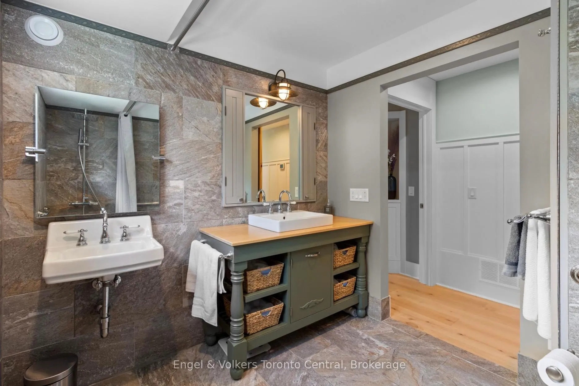 Photo 16 of 154 Blue Mountain Drive, Blue Mountains — HOMEH