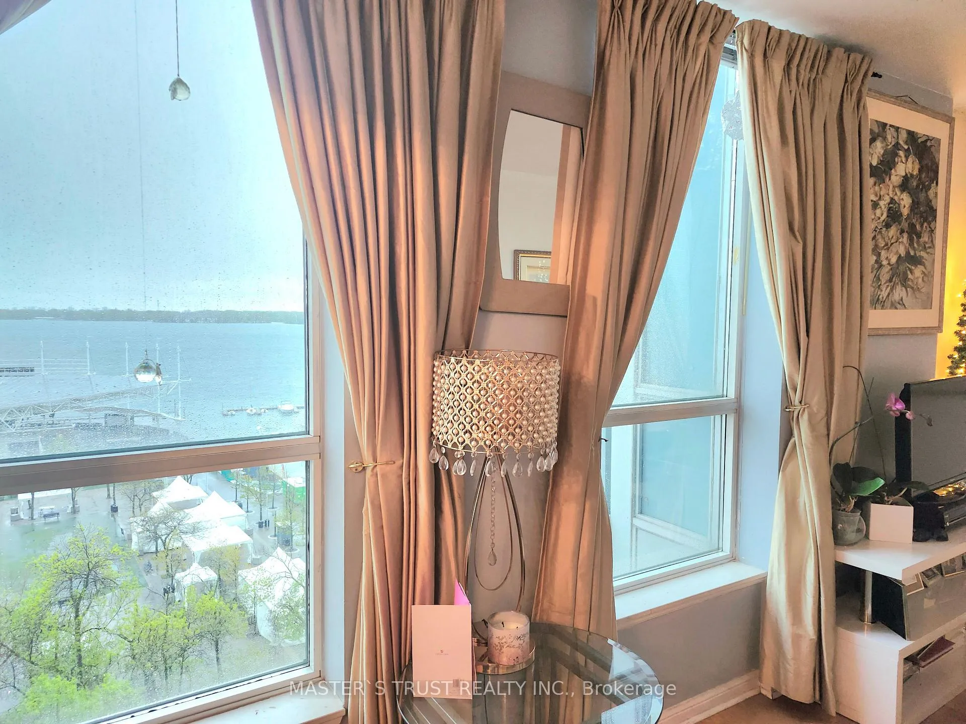 Photo 7 of Unit 1121, 230 Queens Quay W, Toronto, Waterfront Communities — HOMEH