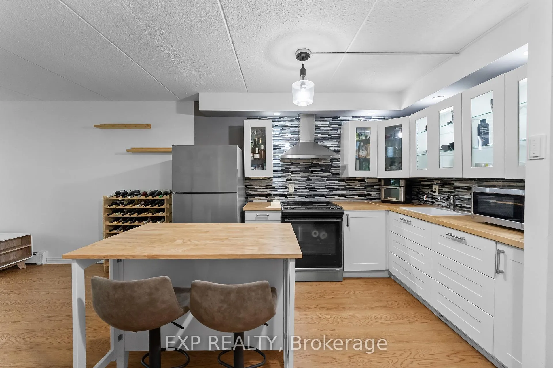 Photo 8 of Unit 406, 41 Rykert Street, St. Catharines, Western Hill — HOMEH