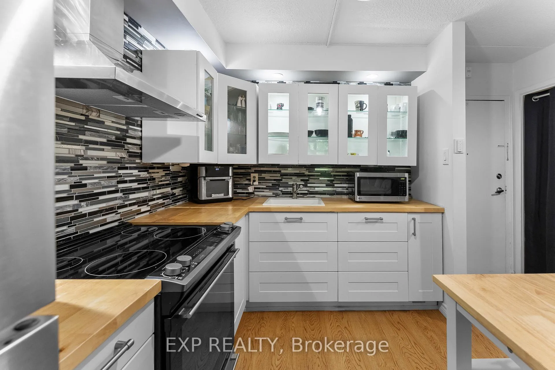 Photo 9 of Unit 406, 41 Rykert Street, St. Catharines, Western Hill — HOMEH