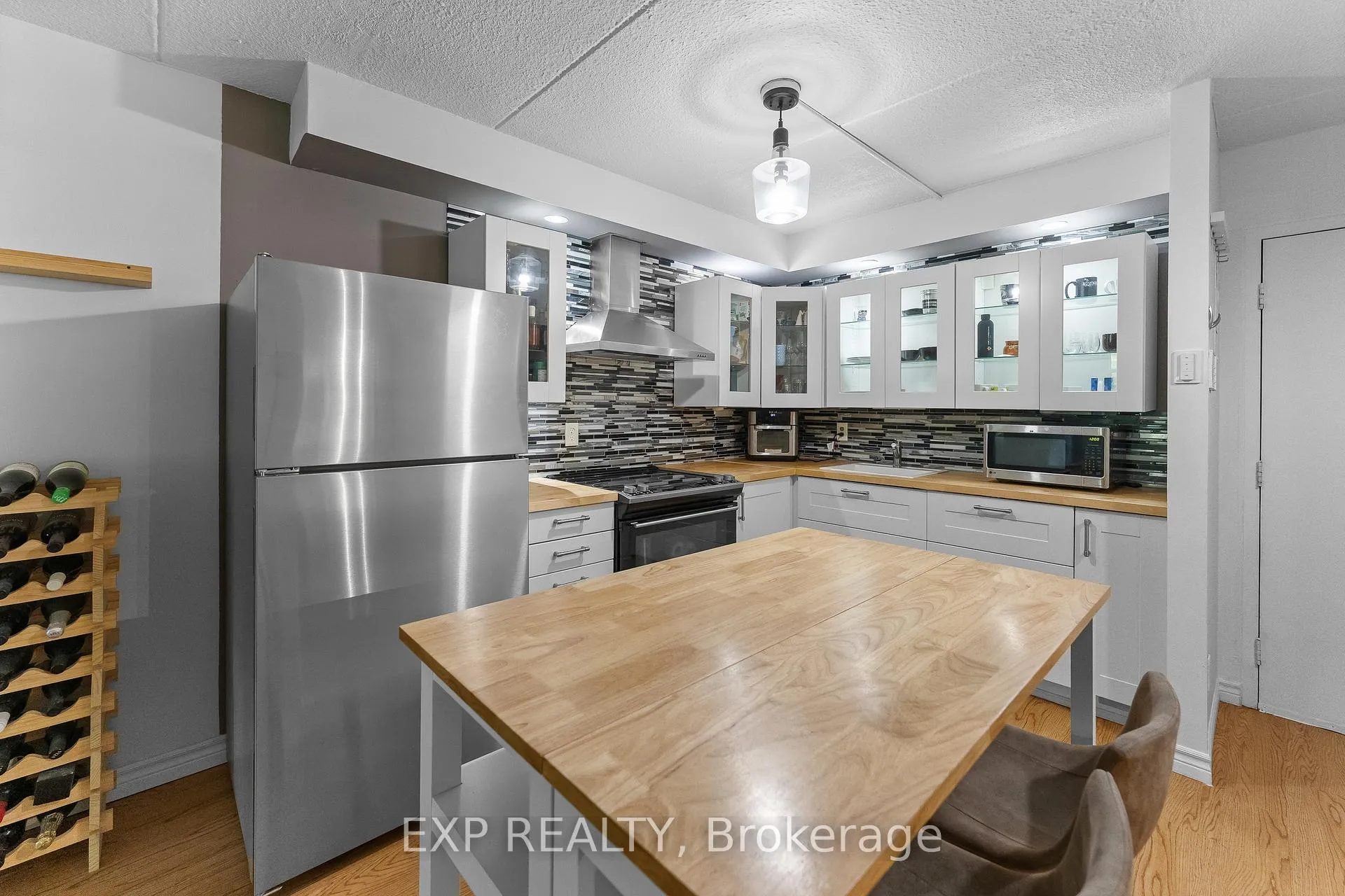 Photo 10 of Unit 406, 41 Rykert Street, St. Catharines, Western Hill — HOMEH