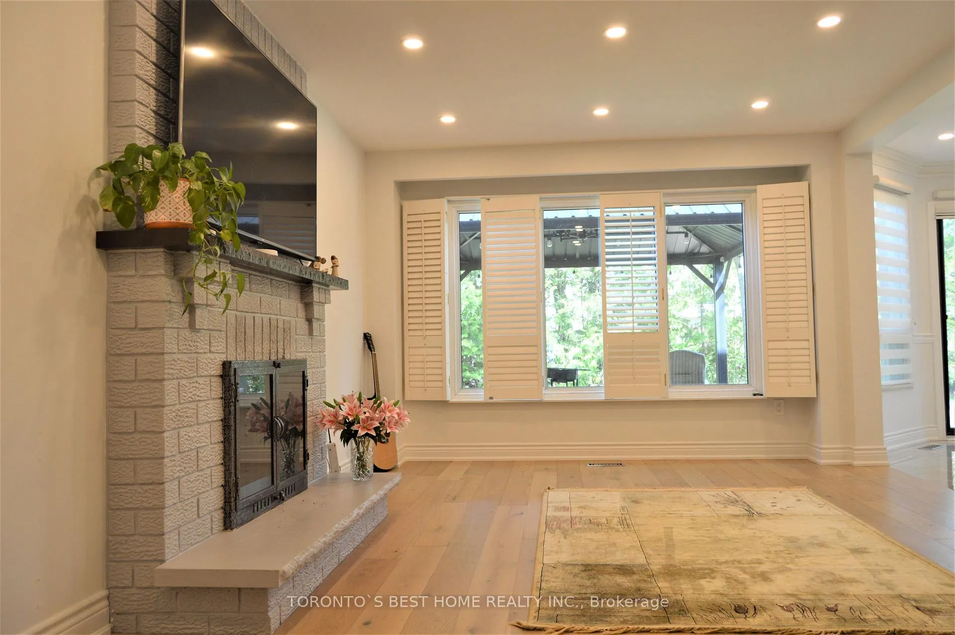 Photo 8 of Unit Main Floor, 14 Simmons Crescent, Aurora, Aurora Highlands — HOMEH