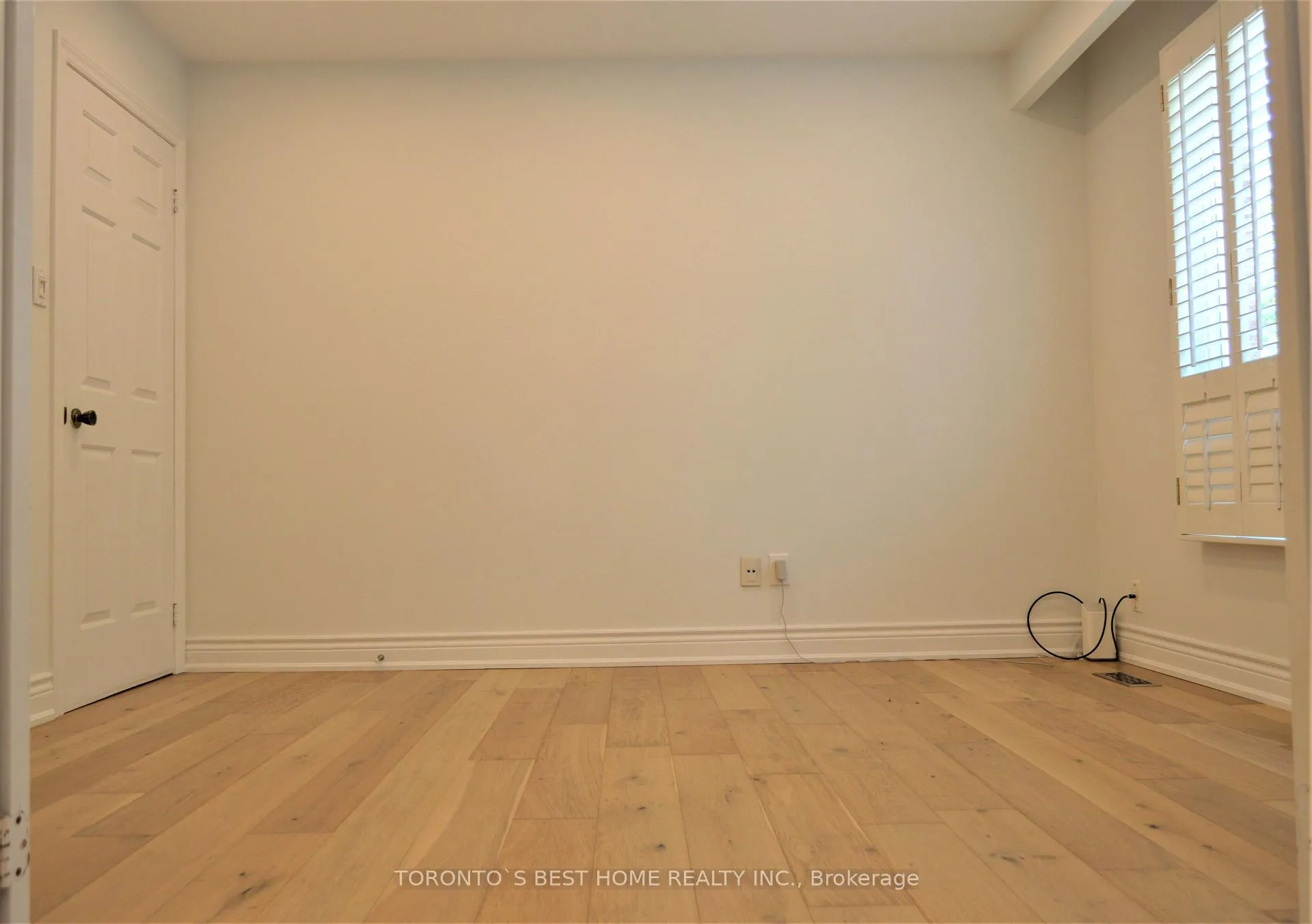 Photo 10 of Unit Main Floor, 14 Simmons Crescent, Aurora, Aurora Highlands — HOMEH