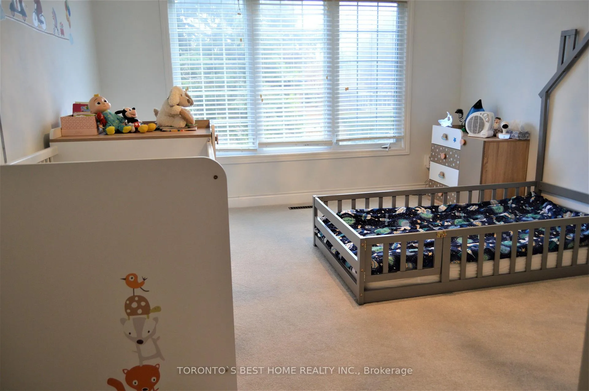 Photo 16 of Unit Main Floor, 14 Simmons Crescent, Aurora, Aurora Highlands — HOMEH