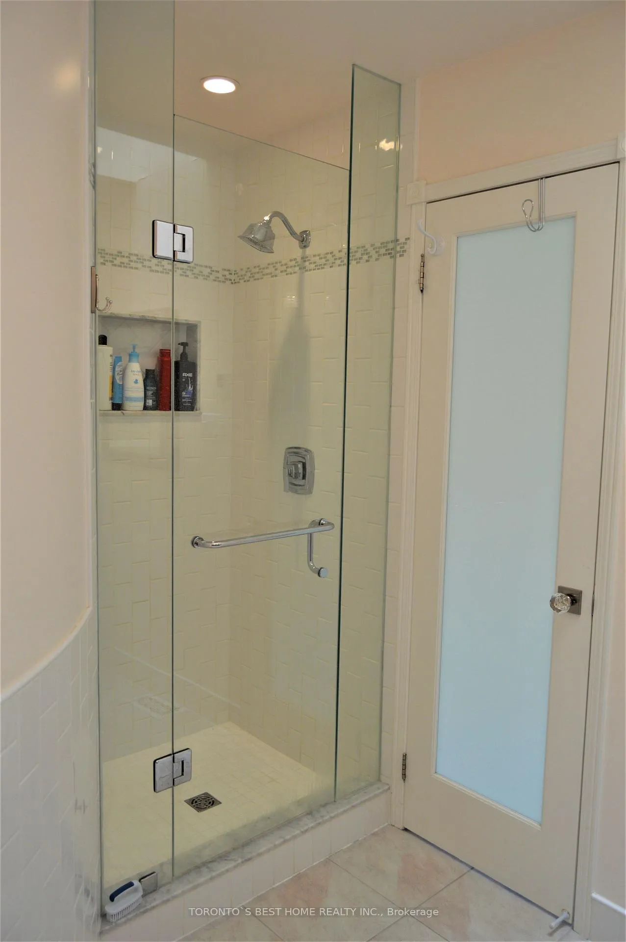 Photo 21 of Unit Main Floor, 14 Simmons Crescent, Aurora, Aurora Highlands — HOMEH