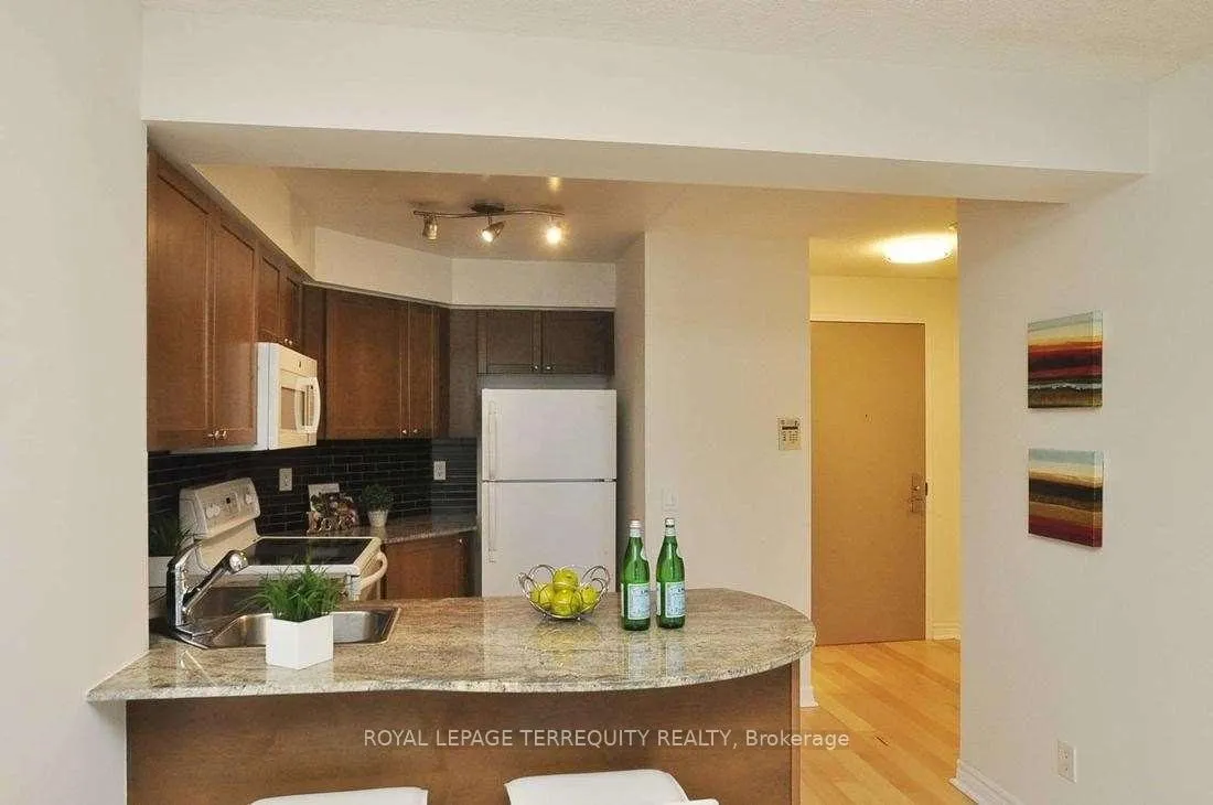 Photo 5 of Unit 2401, 763 Bay Street, Toronto, Bay Street Corridor — HOMEH