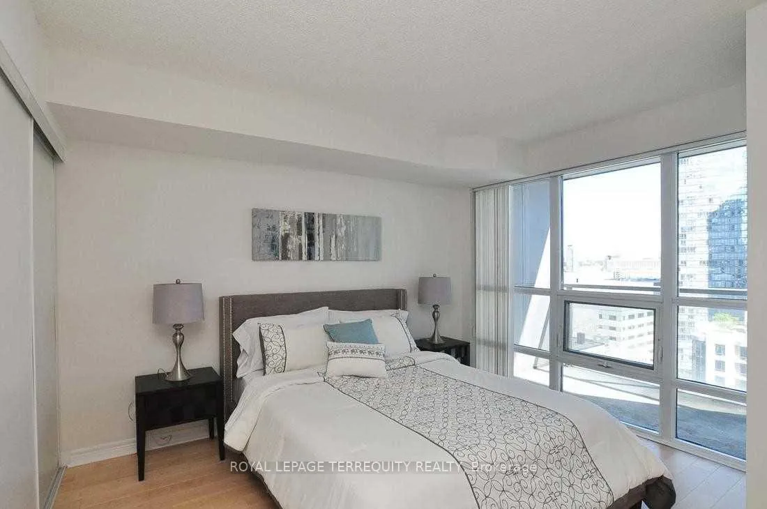 Photo 7 of Unit 2401, 763 Bay Street, Toronto, Bay Street Corridor — HOMEH