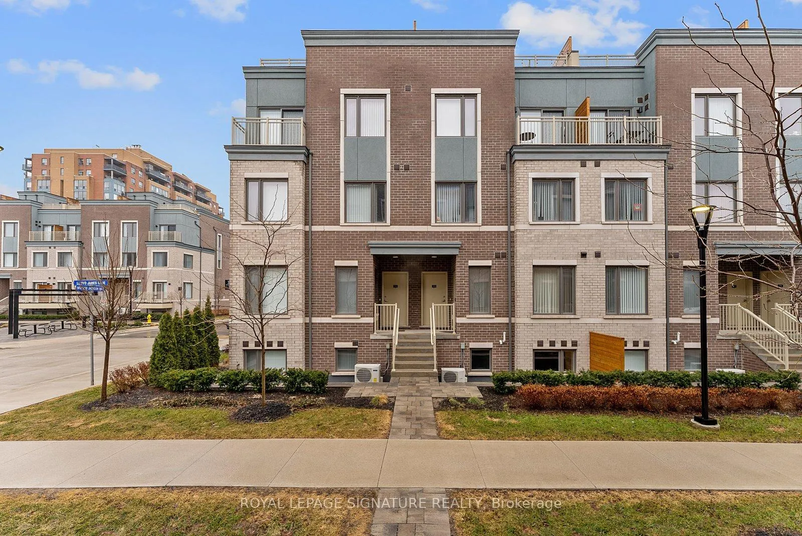 Photo 3 of Unit TH114, 30 William Jackson Way, Etobicoke, New Toronto — HOMEH