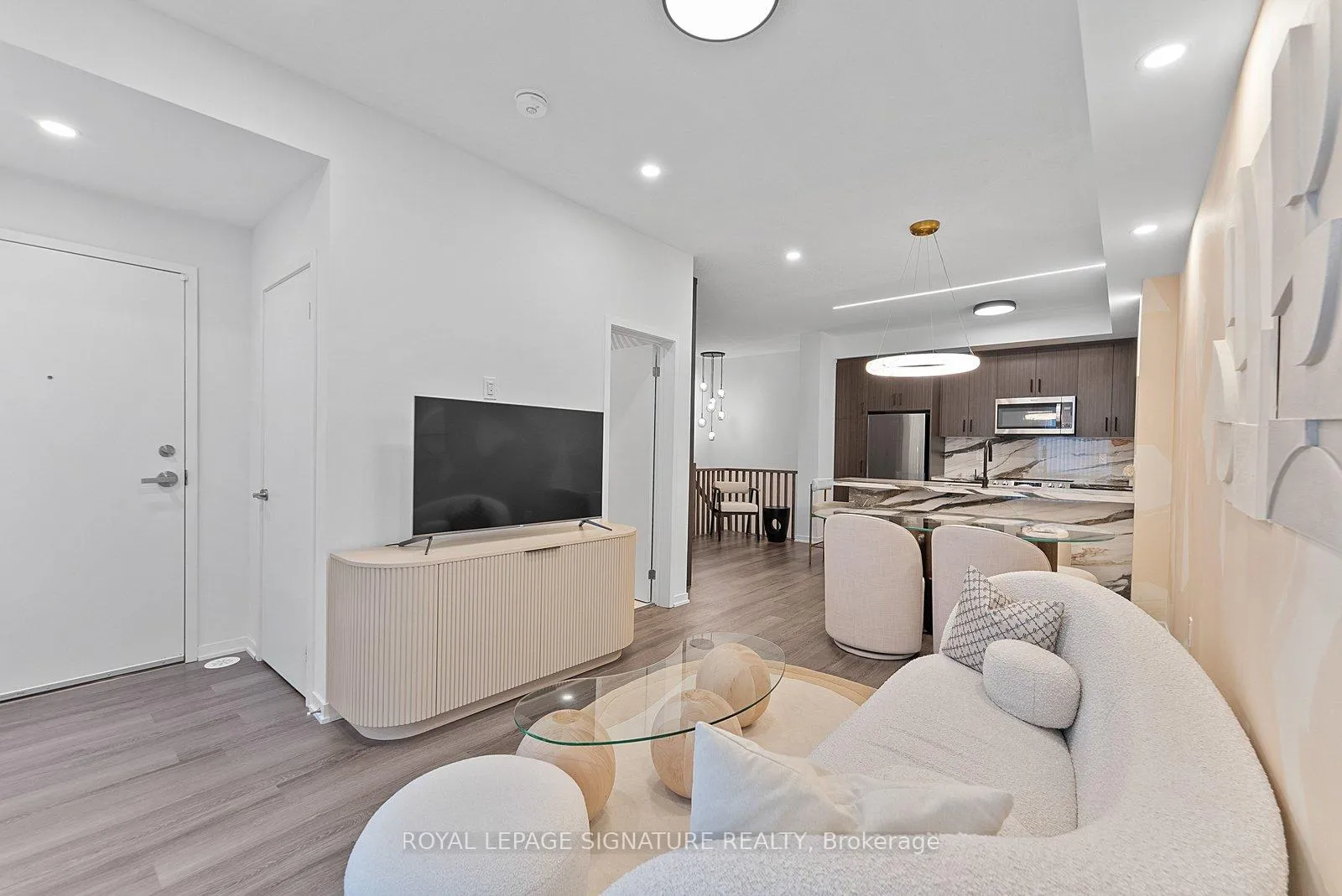 Photo 7 of Unit TH114, 30 William Jackson Way, Etobicoke, New Toronto — HOMEH