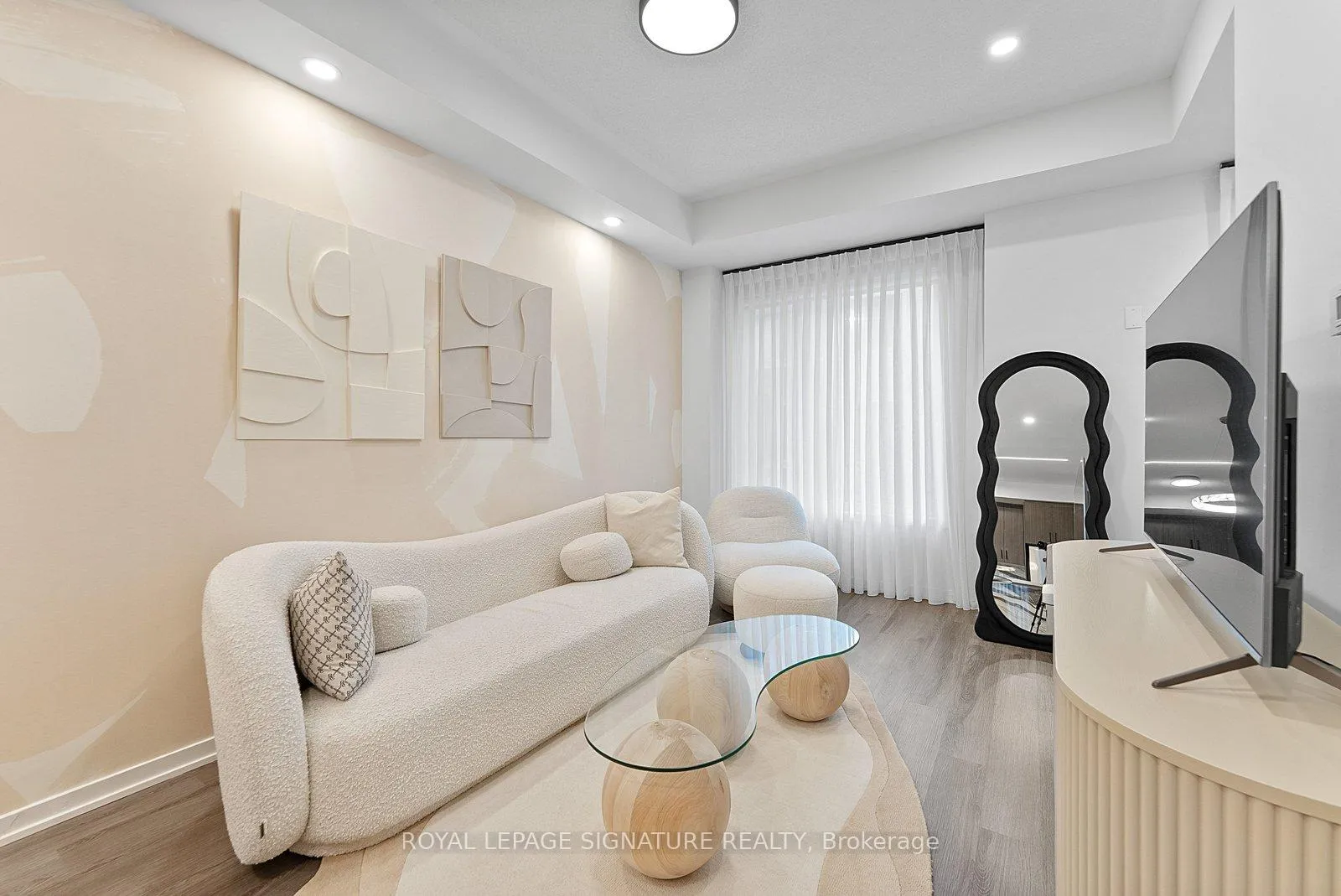 Photo 8 of Unit TH114, 30 William Jackson Way, Etobicoke, New Toronto — HOMEH