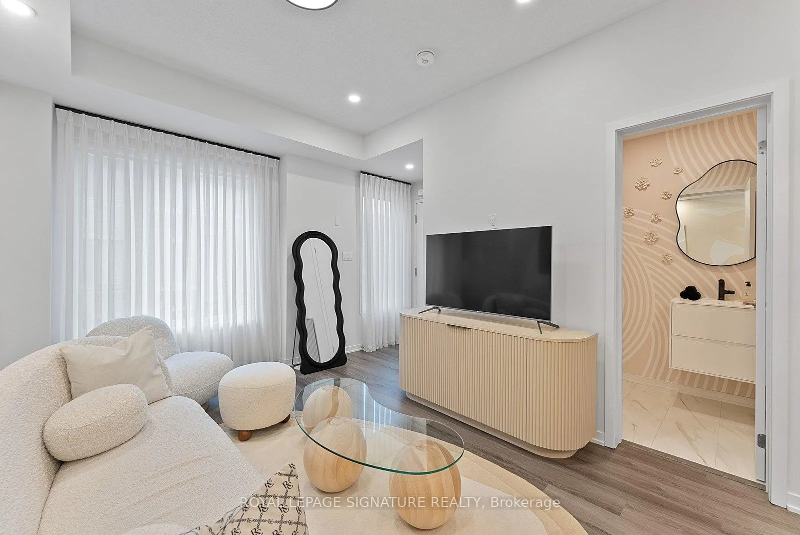 Photo 9 of Unit TH114, 30 William Jackson Way, Etobicoke, New Toronto — HOMEH