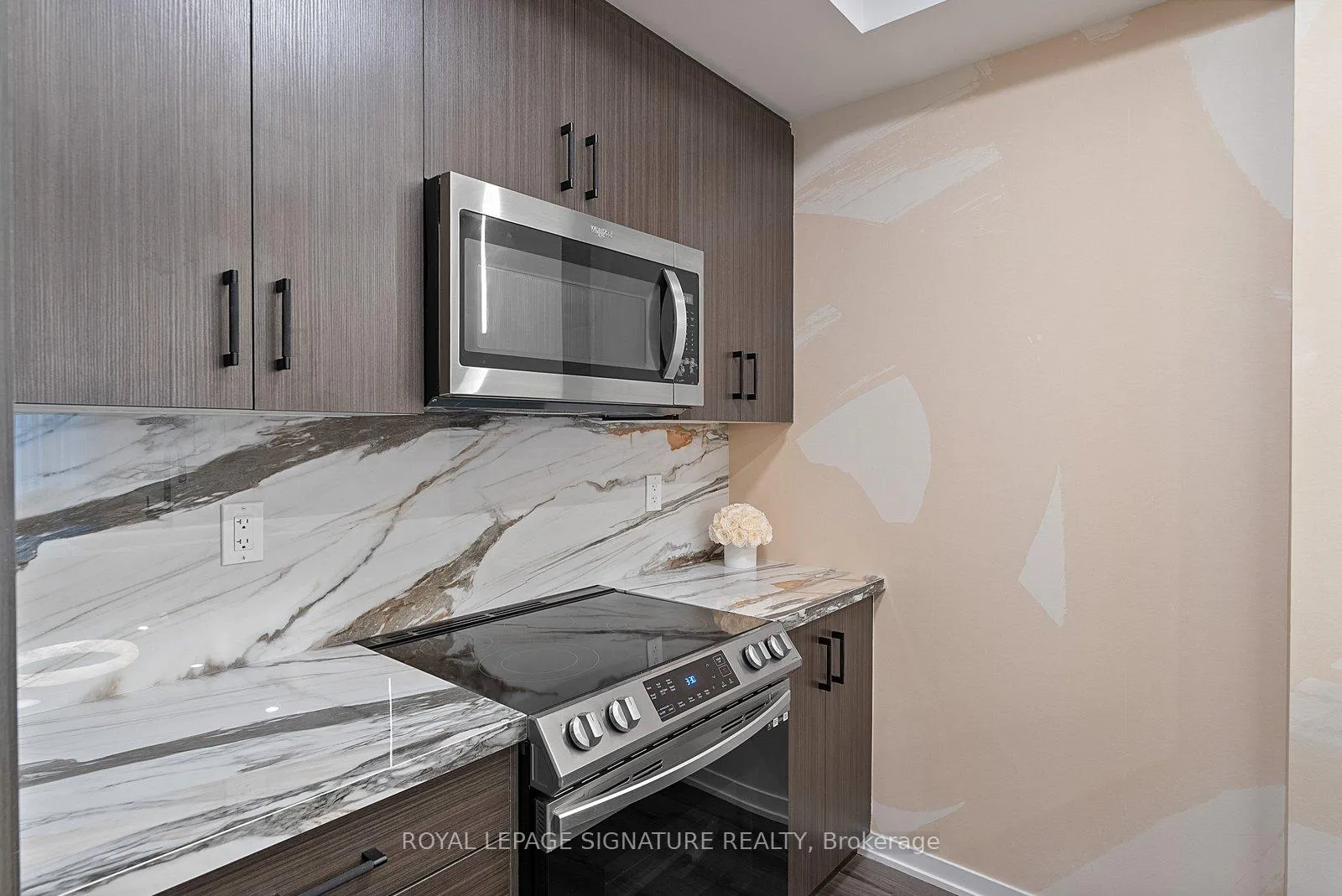 Photo 25 of Unit TH114, 30 William Jackson Way, Etobicoke, New Toronto — HOMEH